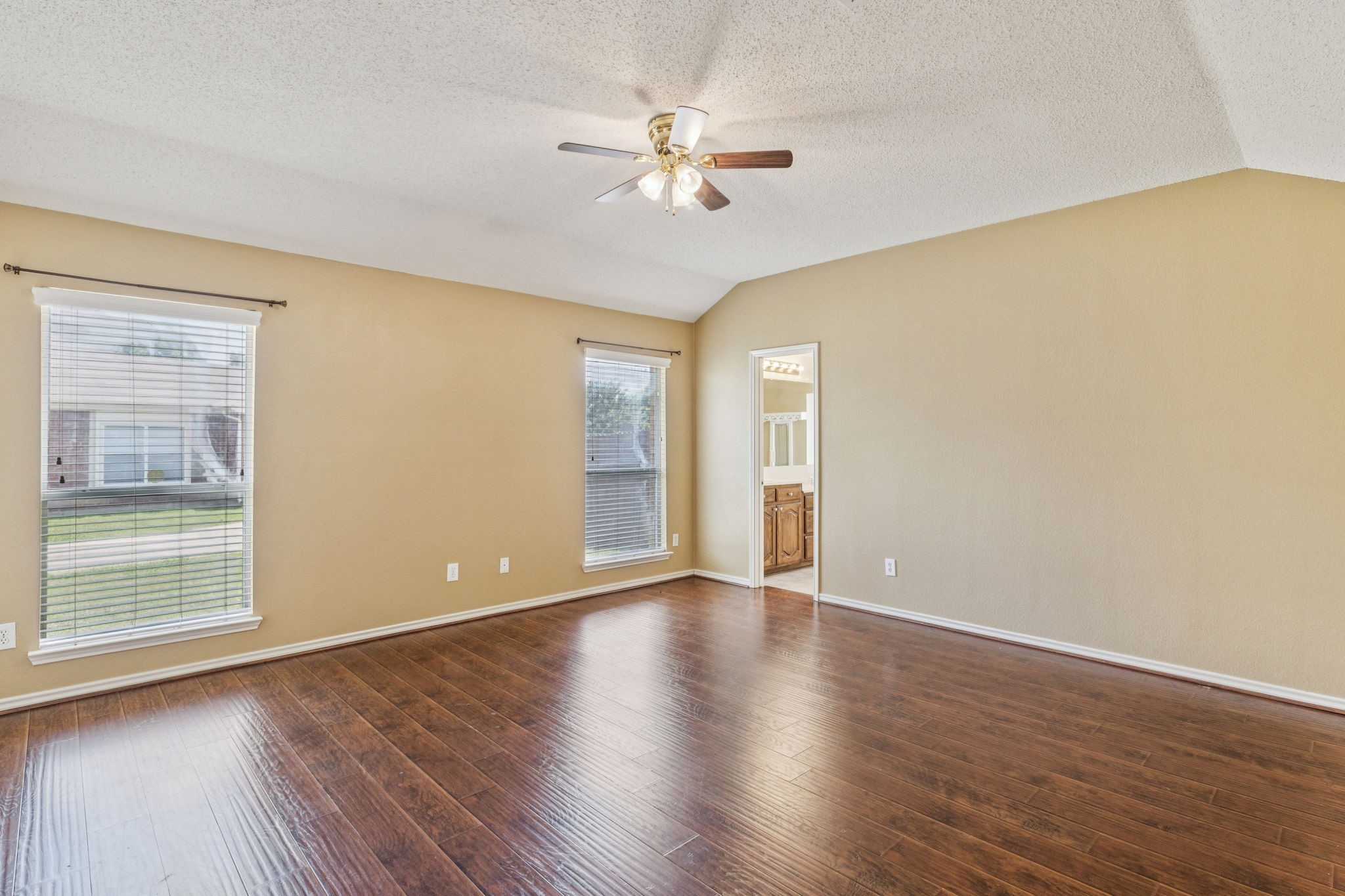 319 Woodglen Drive