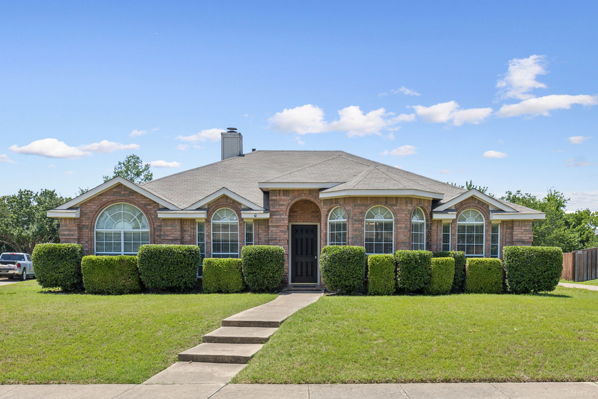 319 Woodglen Drive