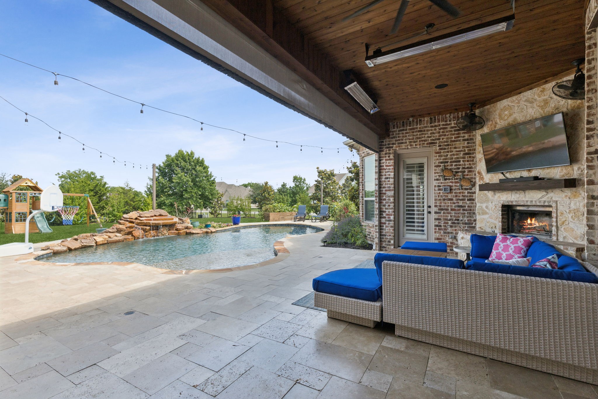 2711 Bauer Court
