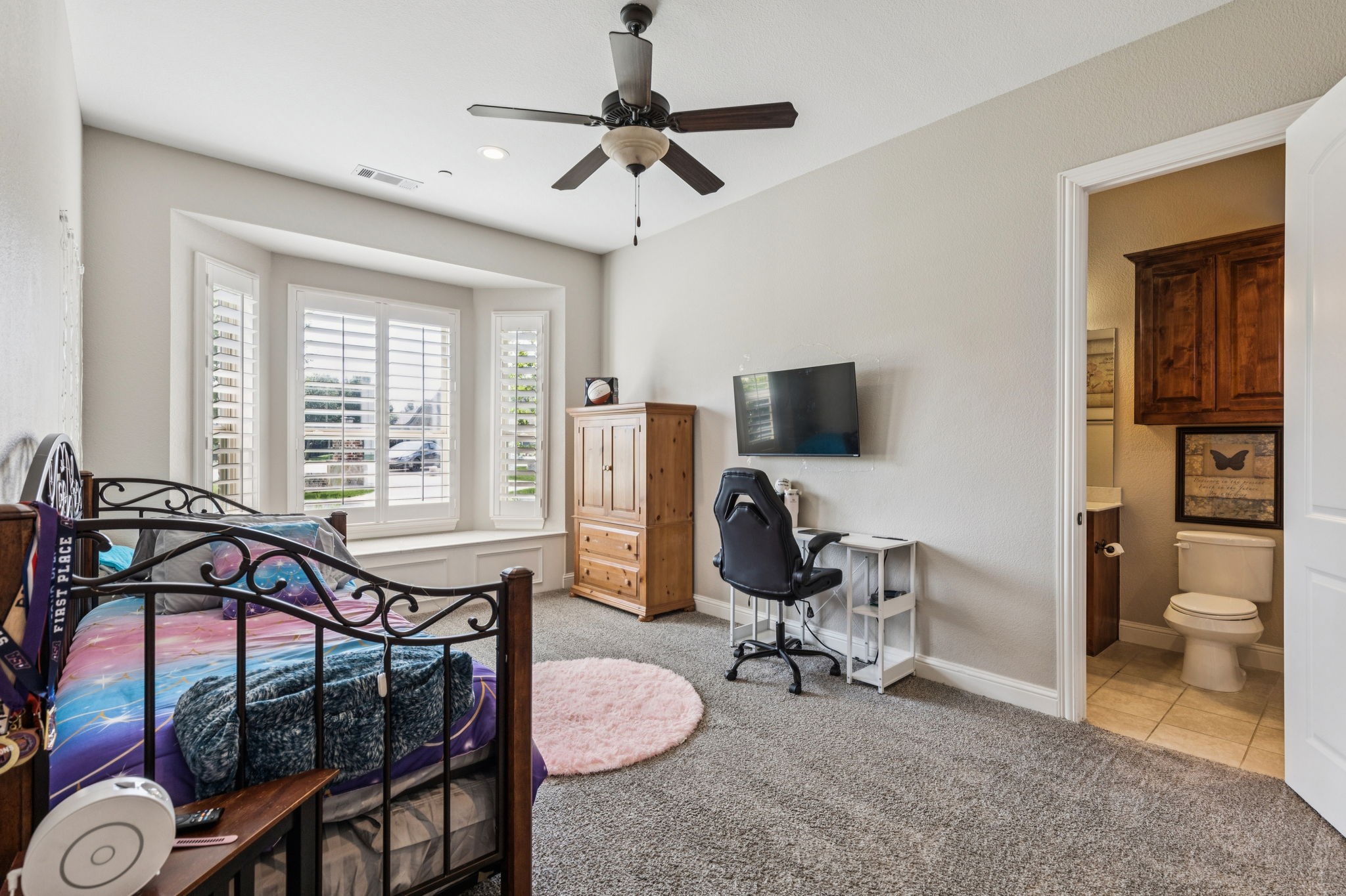 2711 Bauer Court
