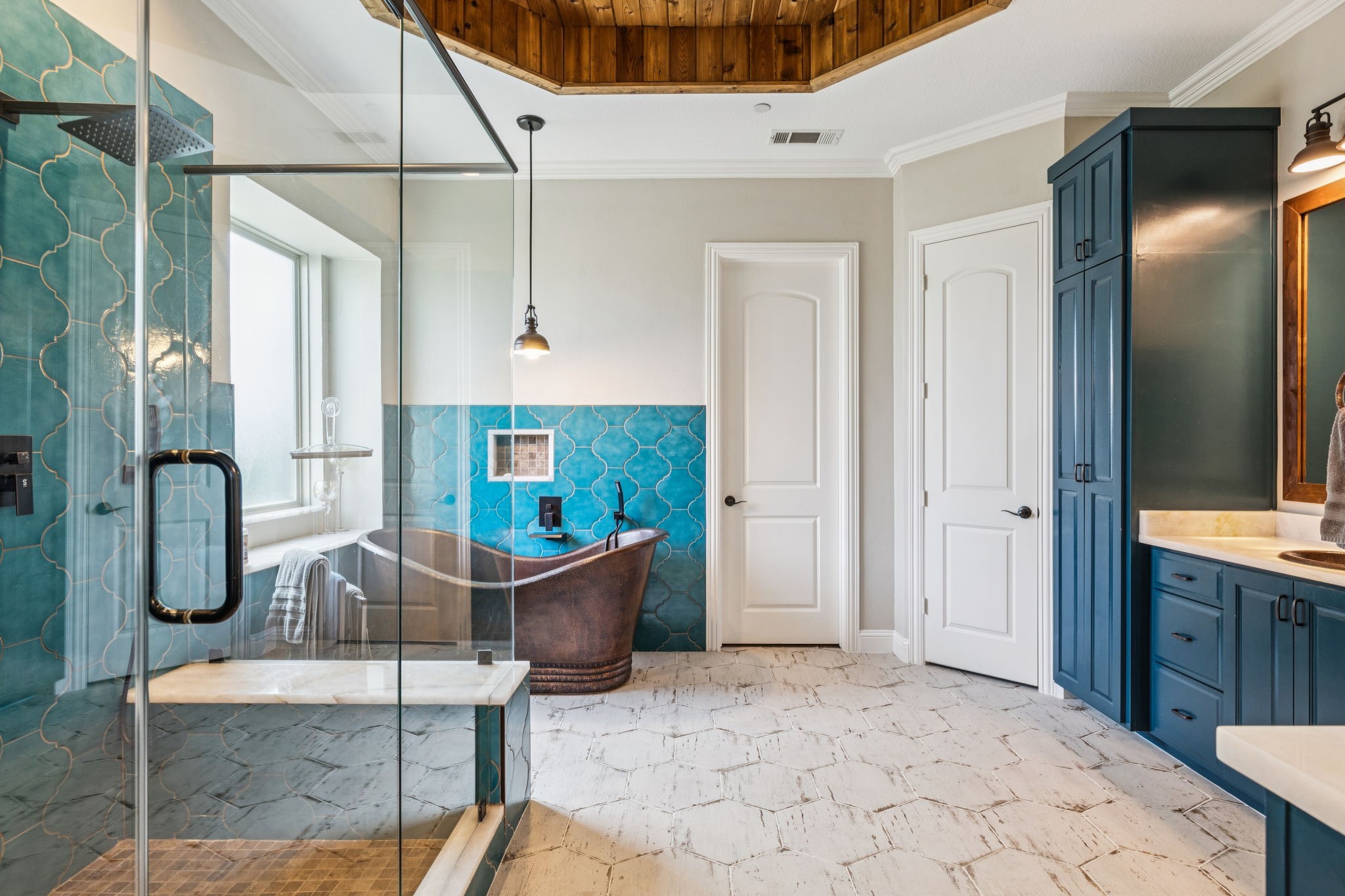 2711 Bauer Court