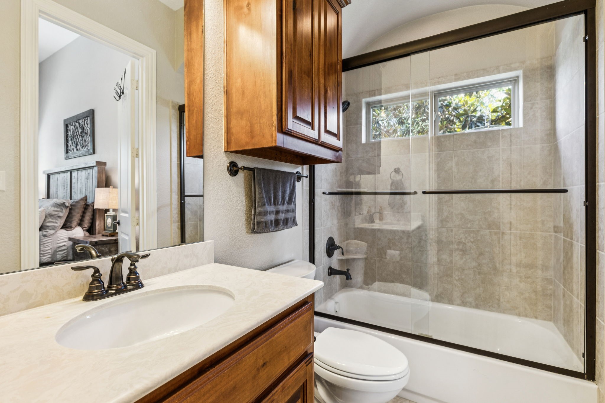 2711 Bauer Court