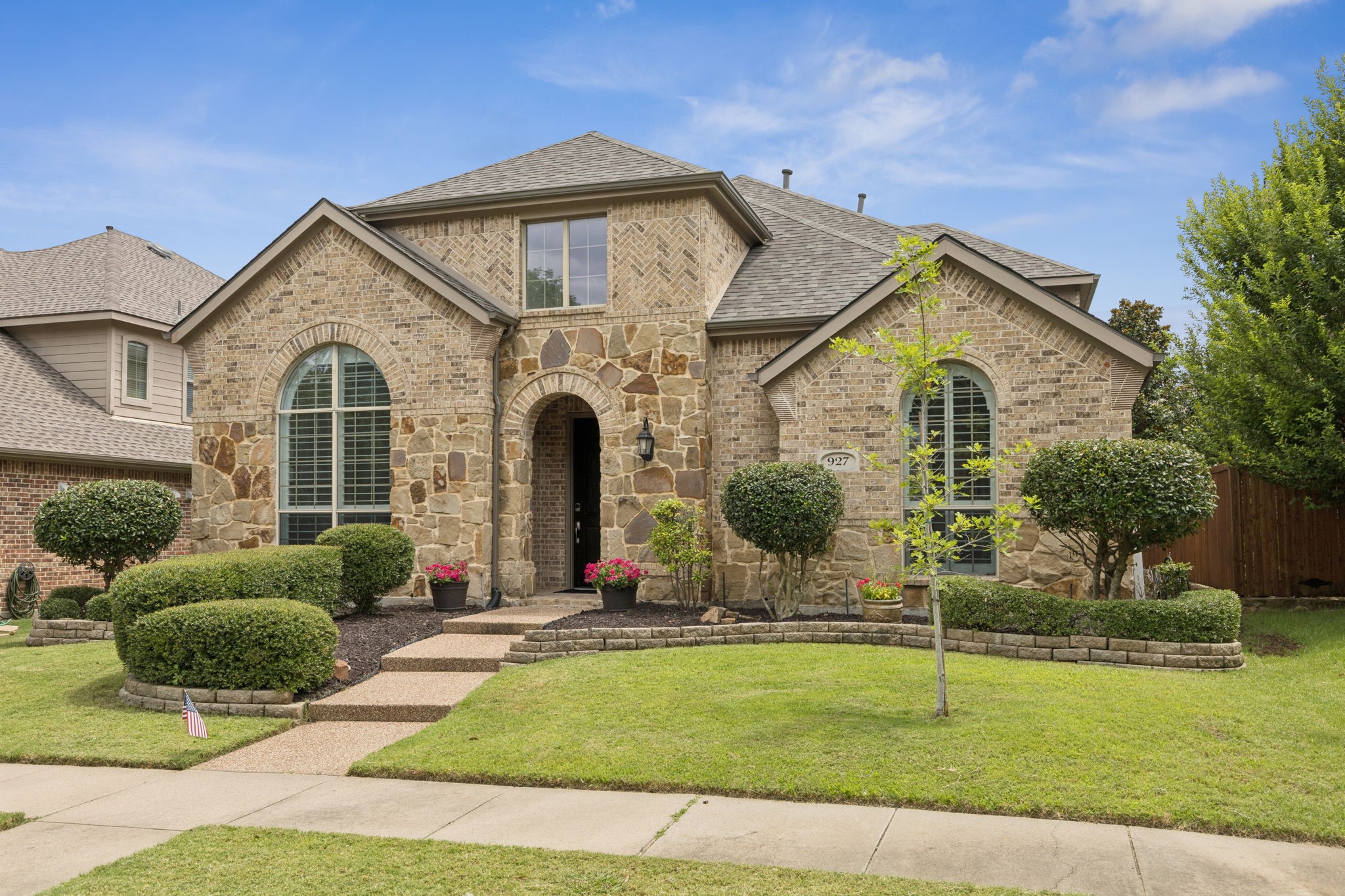927 Dunleer Drive