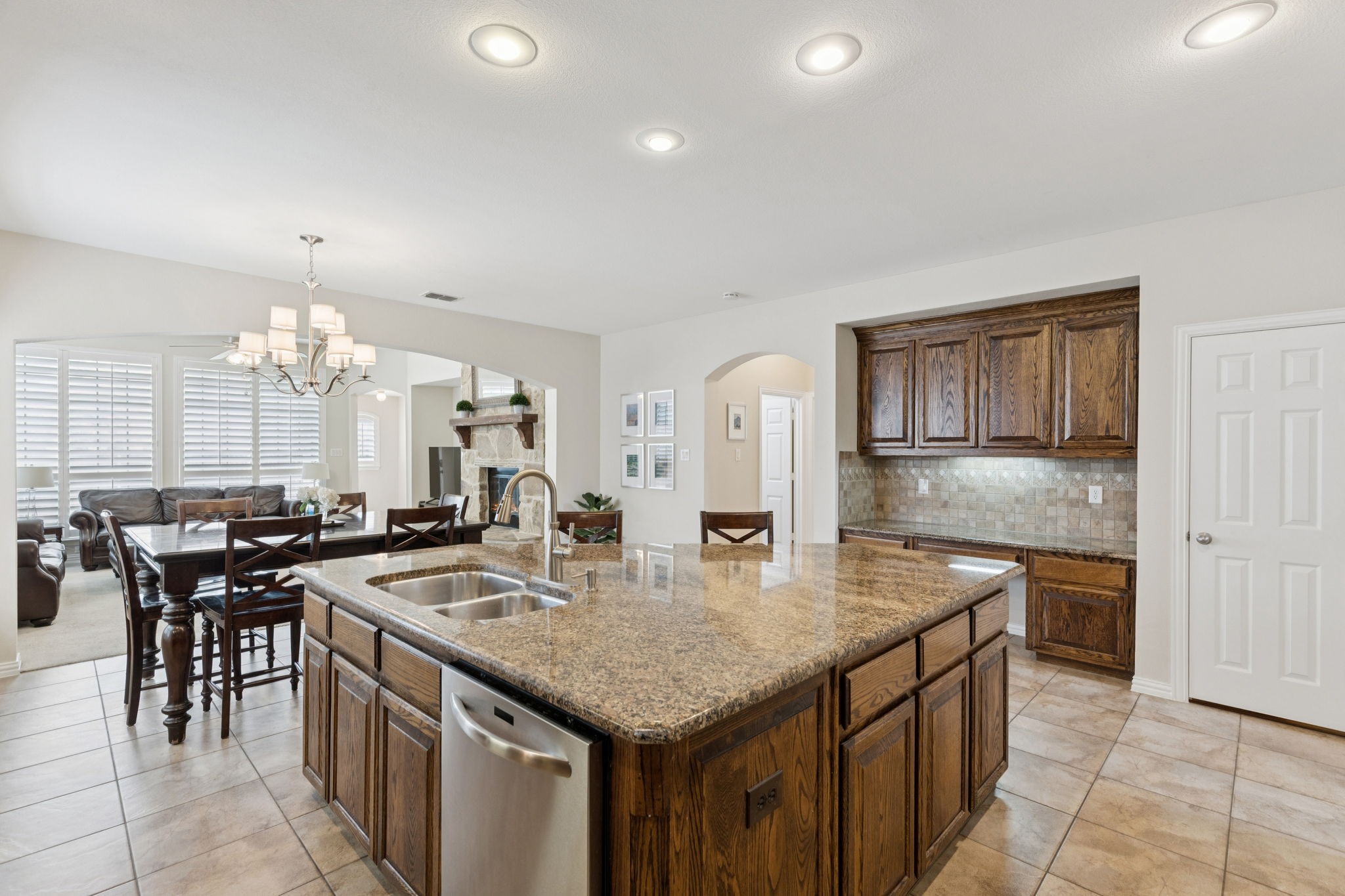 927 Dunleer Drive