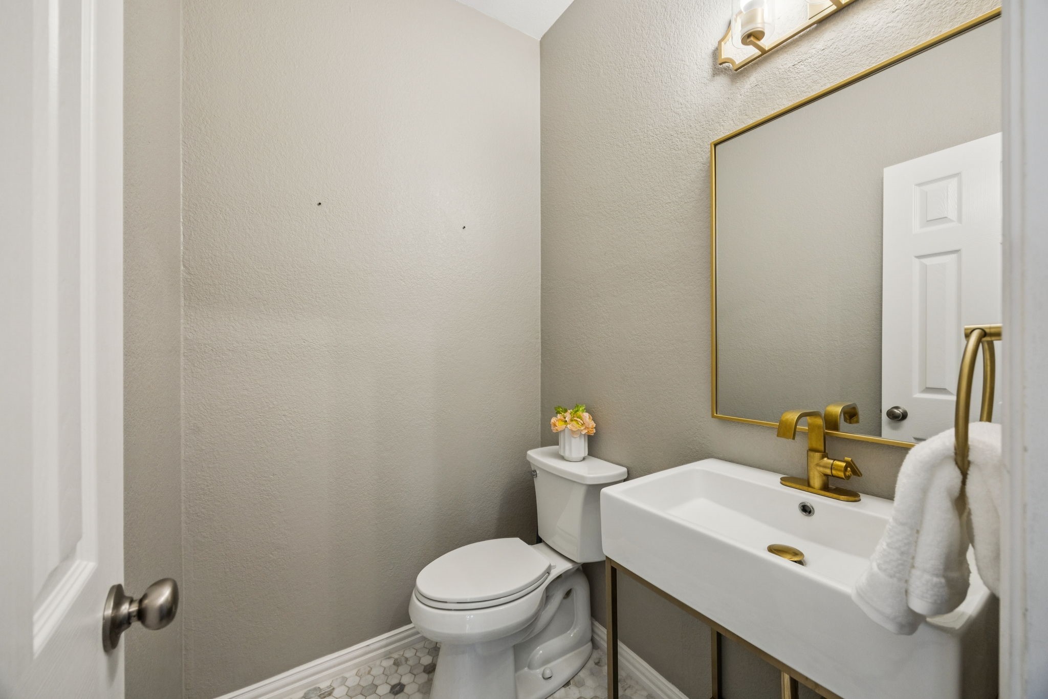 1613 Country Brook Lane