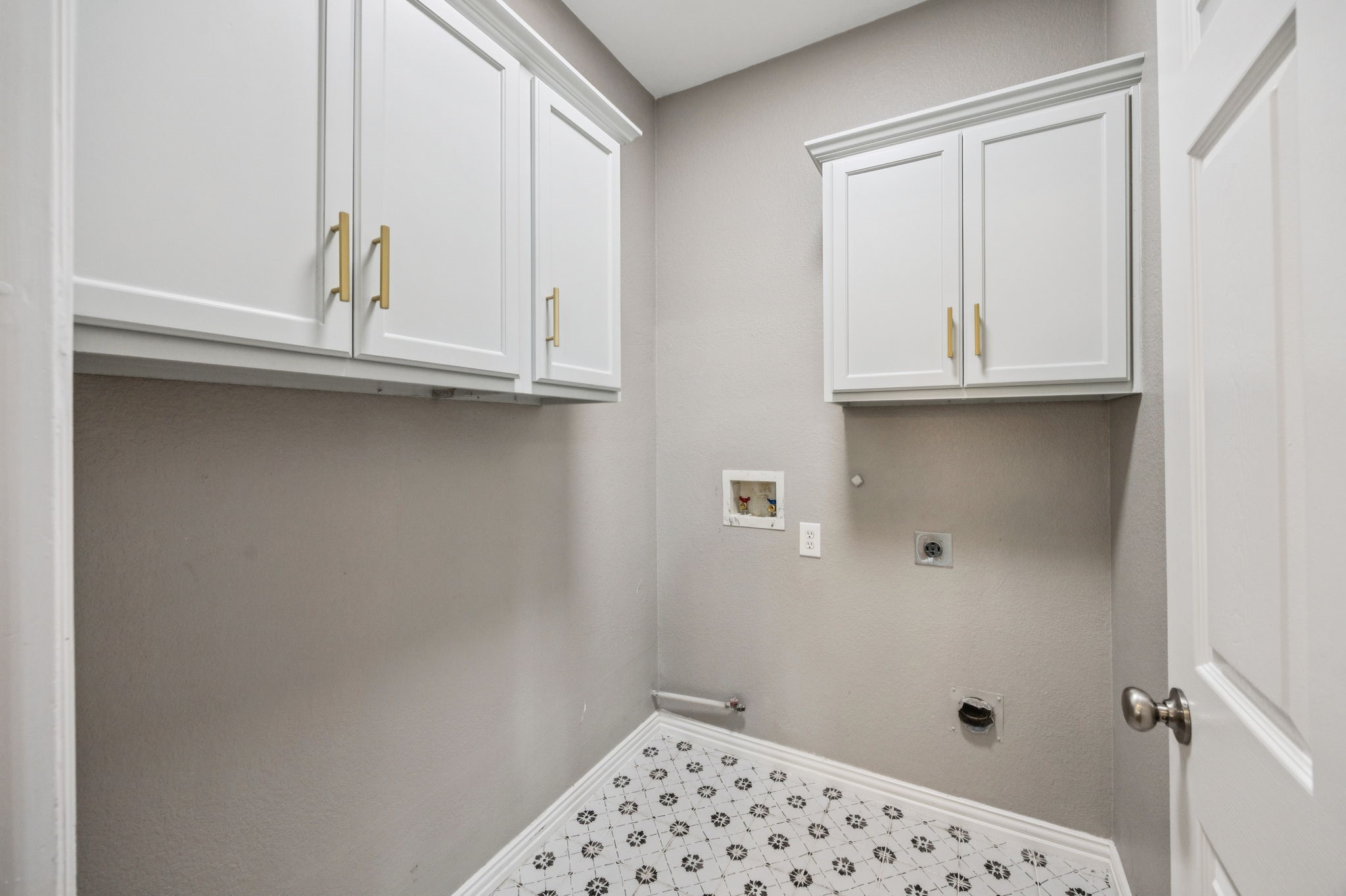 1613 Country Brook Lane