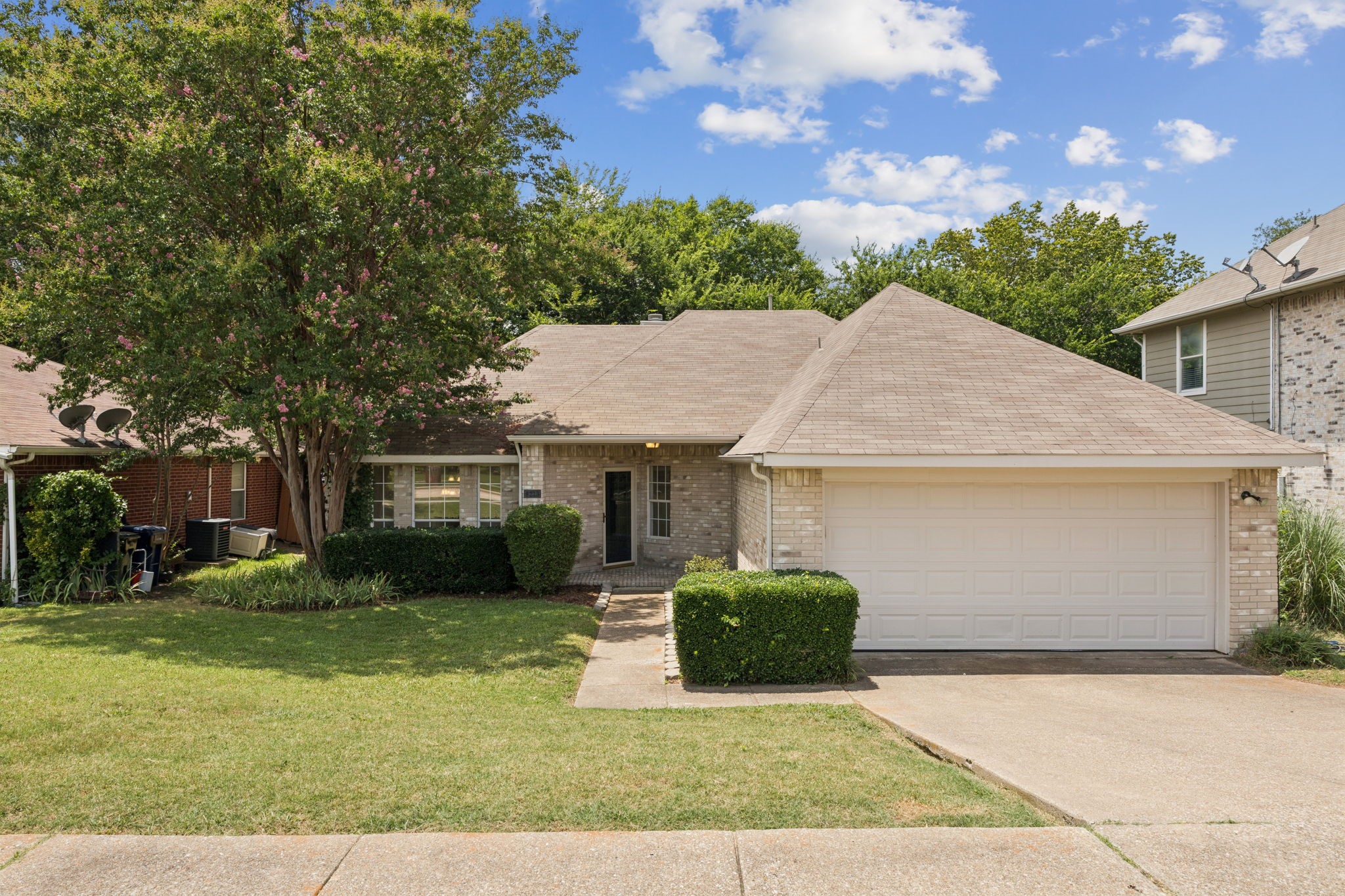 6213 Lennox Lane