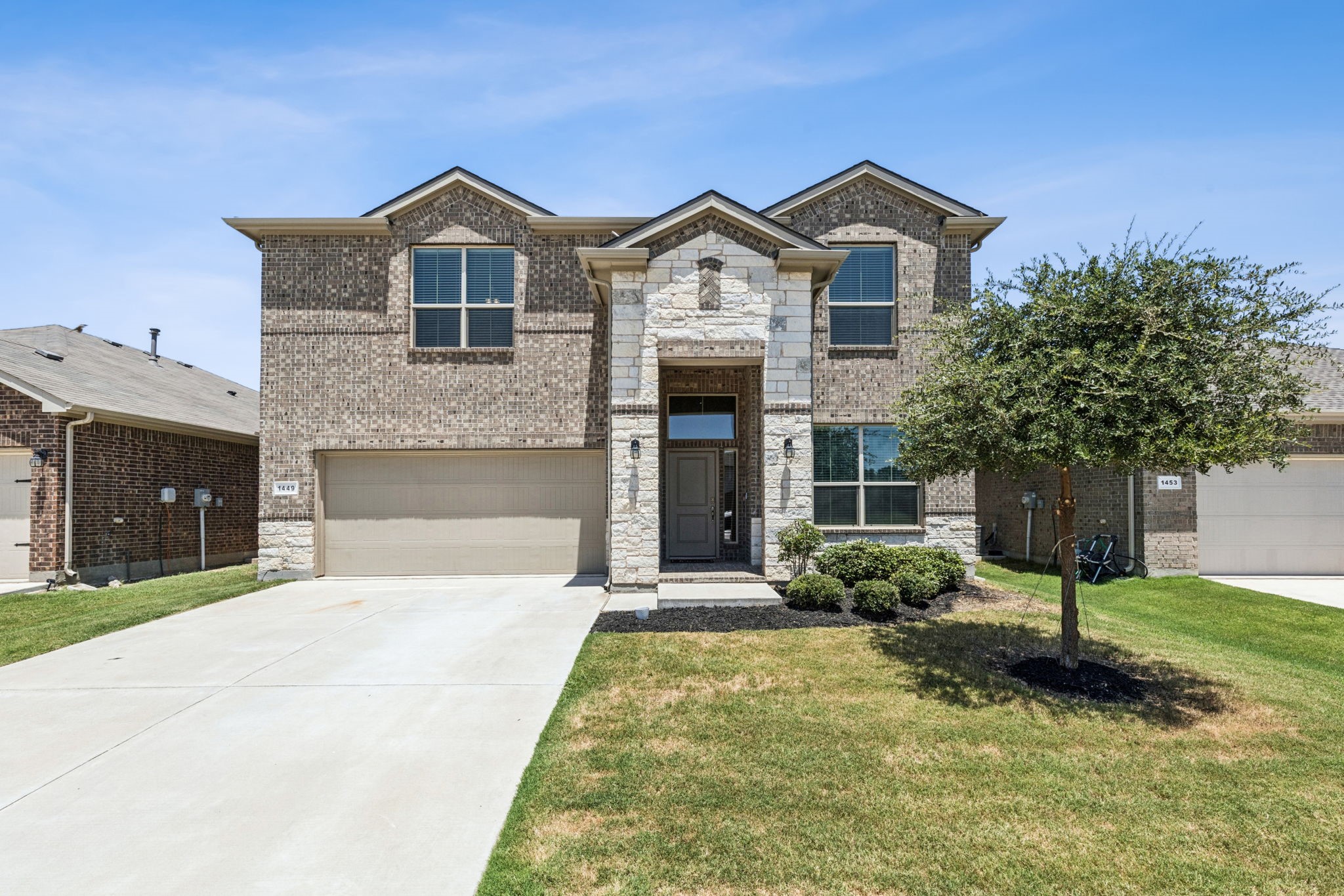 1449 Archway Court