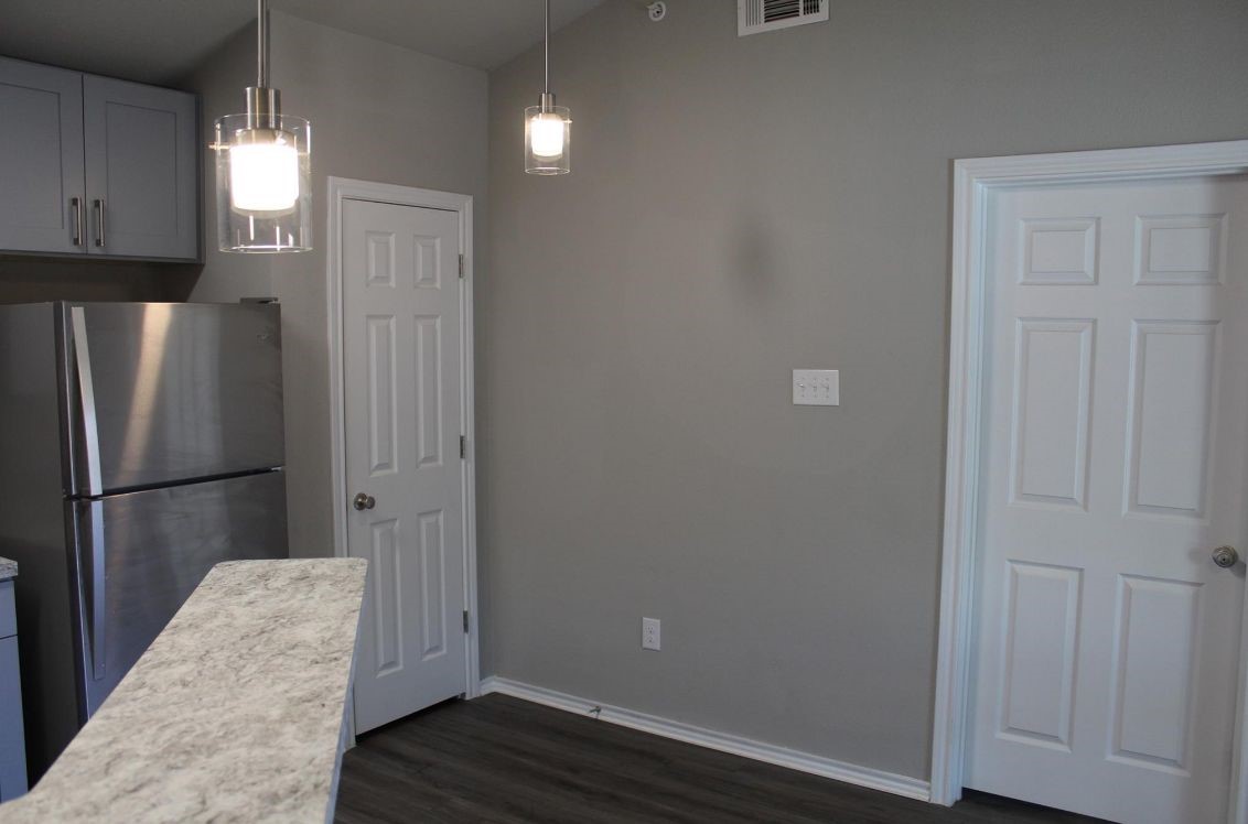 6108 Abrams Road 527