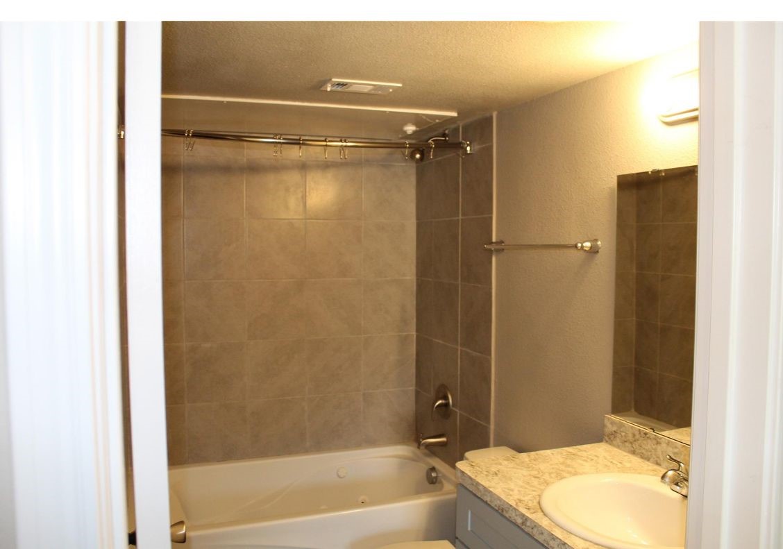 6108 Abrams Road 527