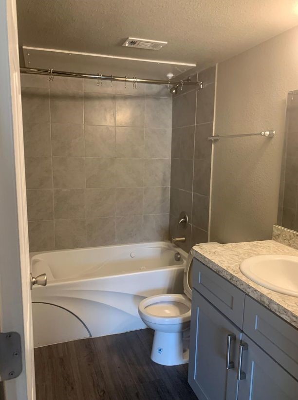 6108 Abrams Road 527