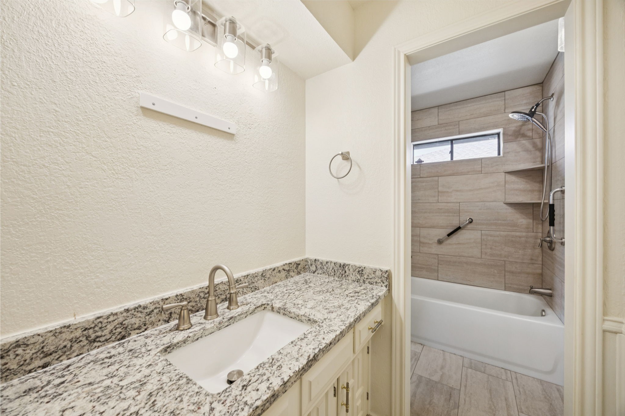 3305 Canterbury Drive