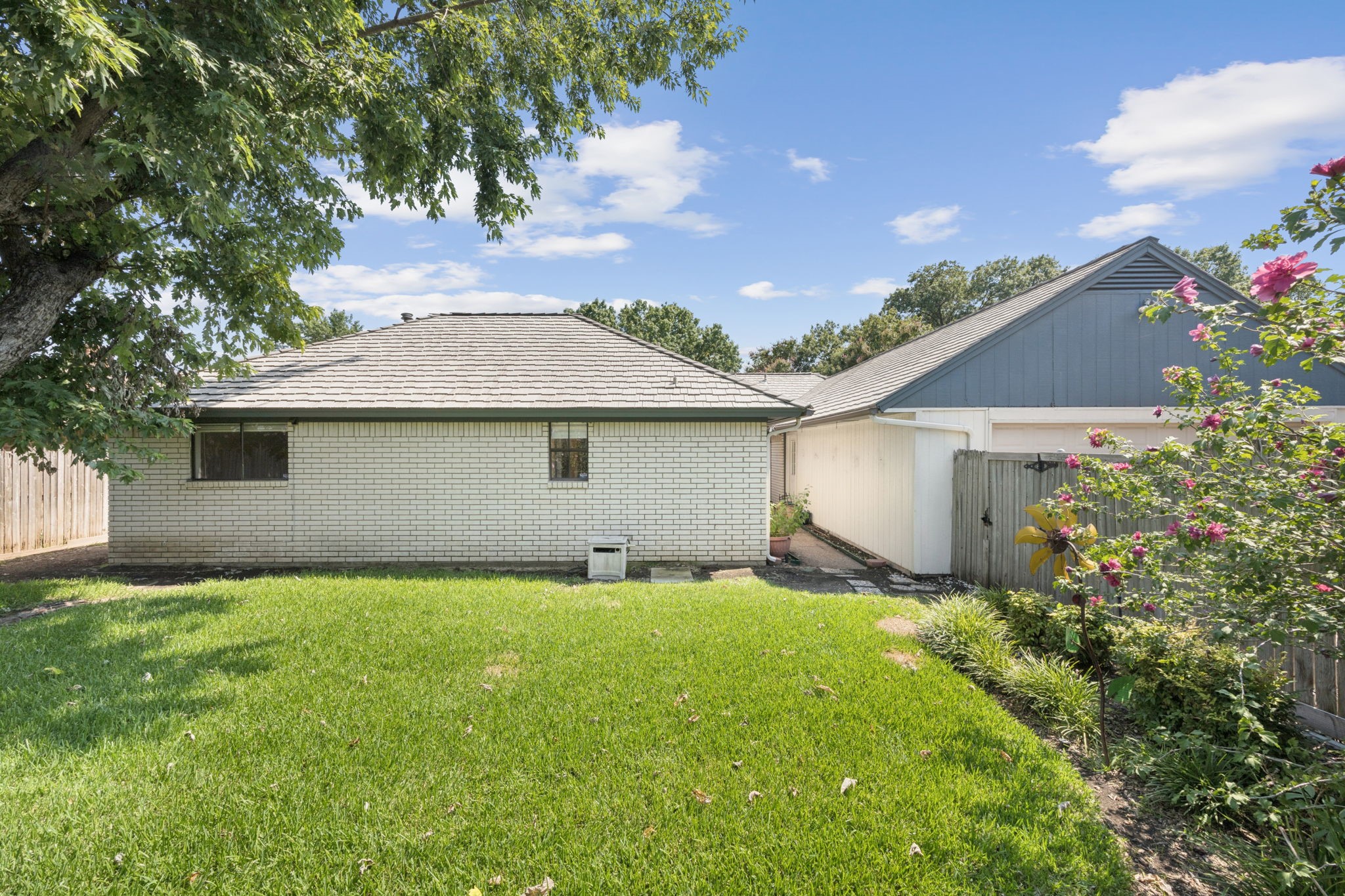 3305 Canterbury Drive