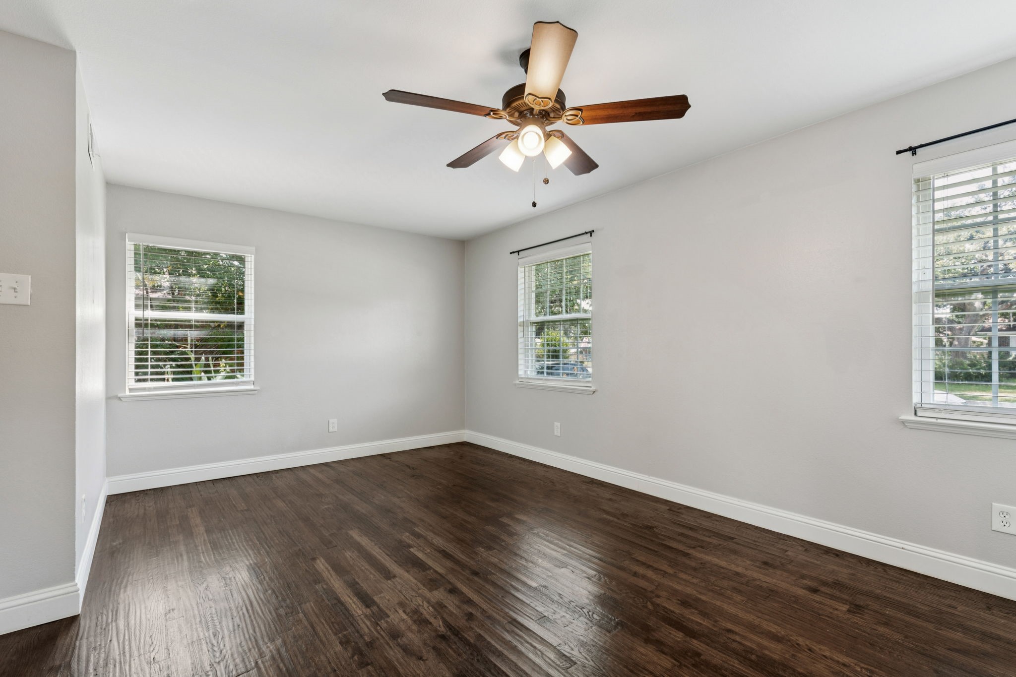 519 Royal Crest Drive