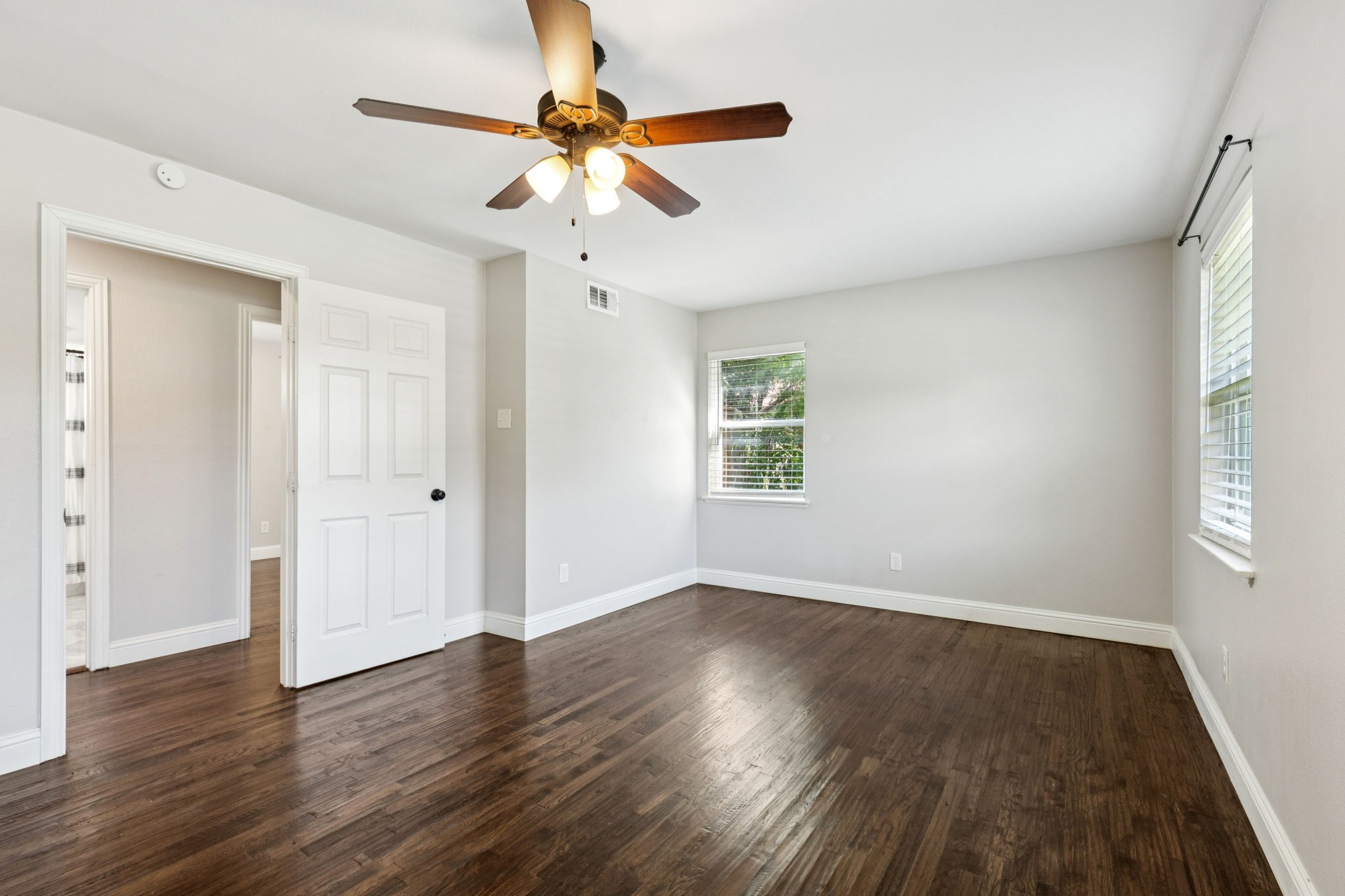 519 Royal Crest Drive