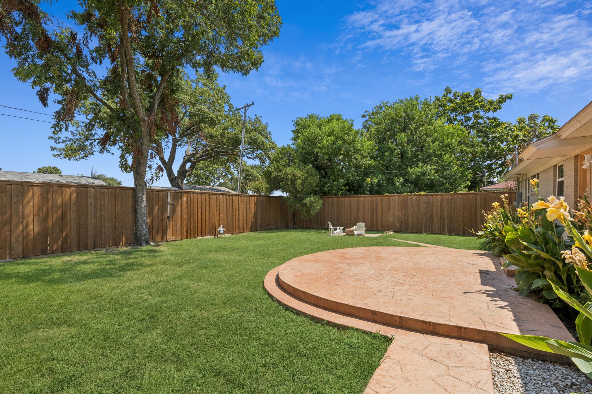 519 Royal Crest Drive