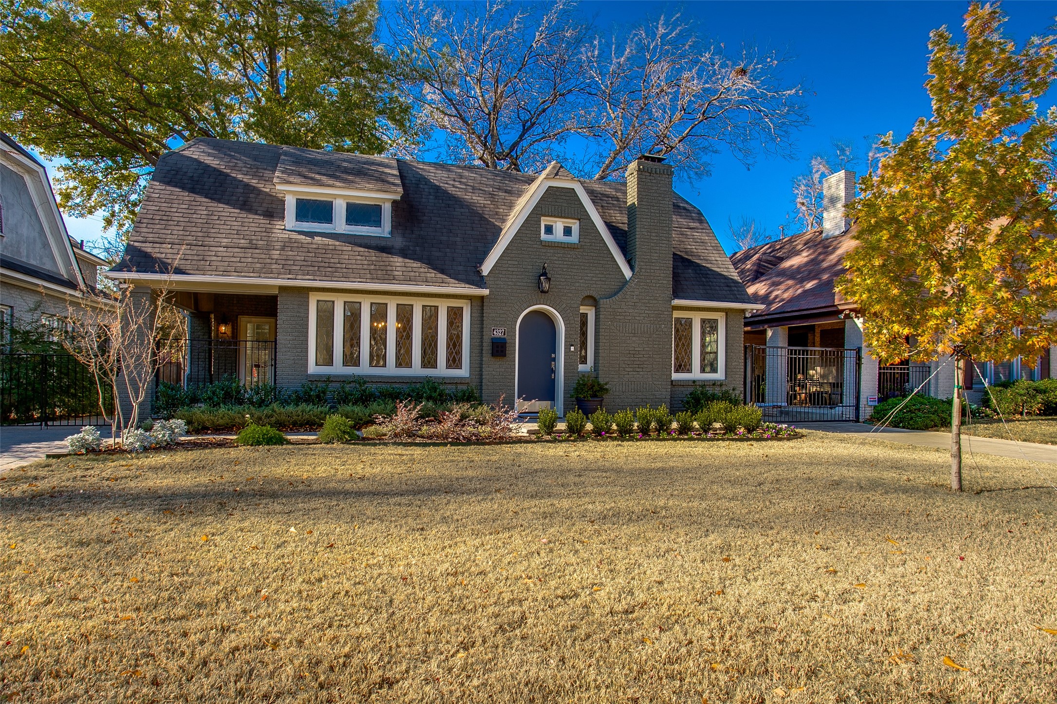 4327 Vandelia Street