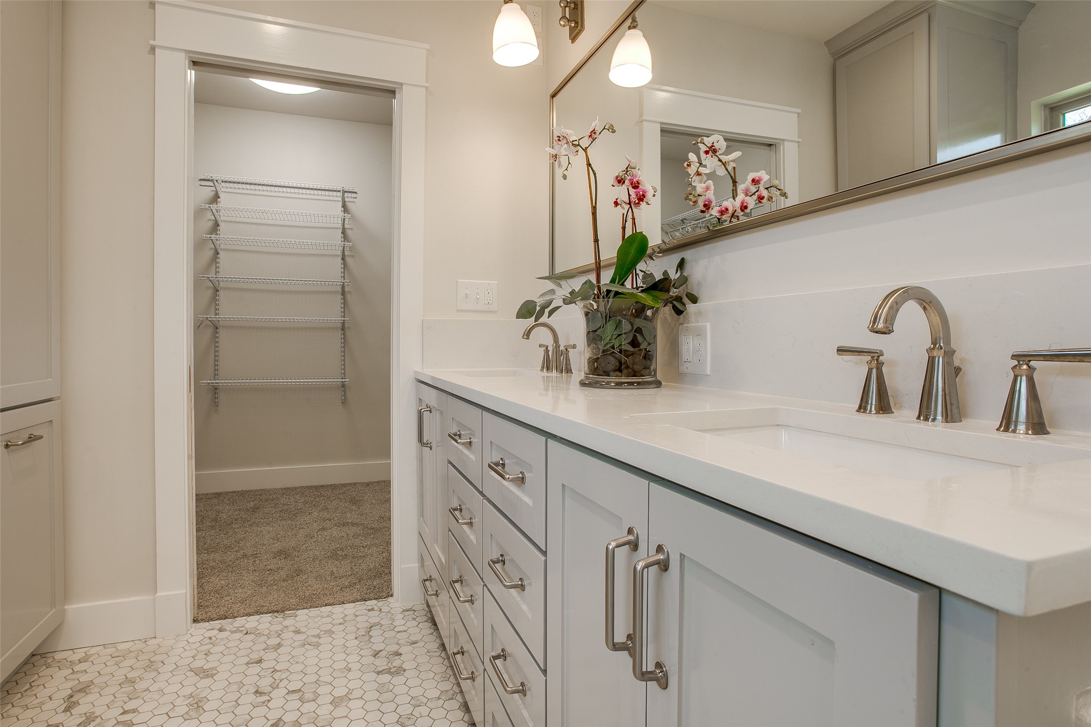 4327 Vandelia Street