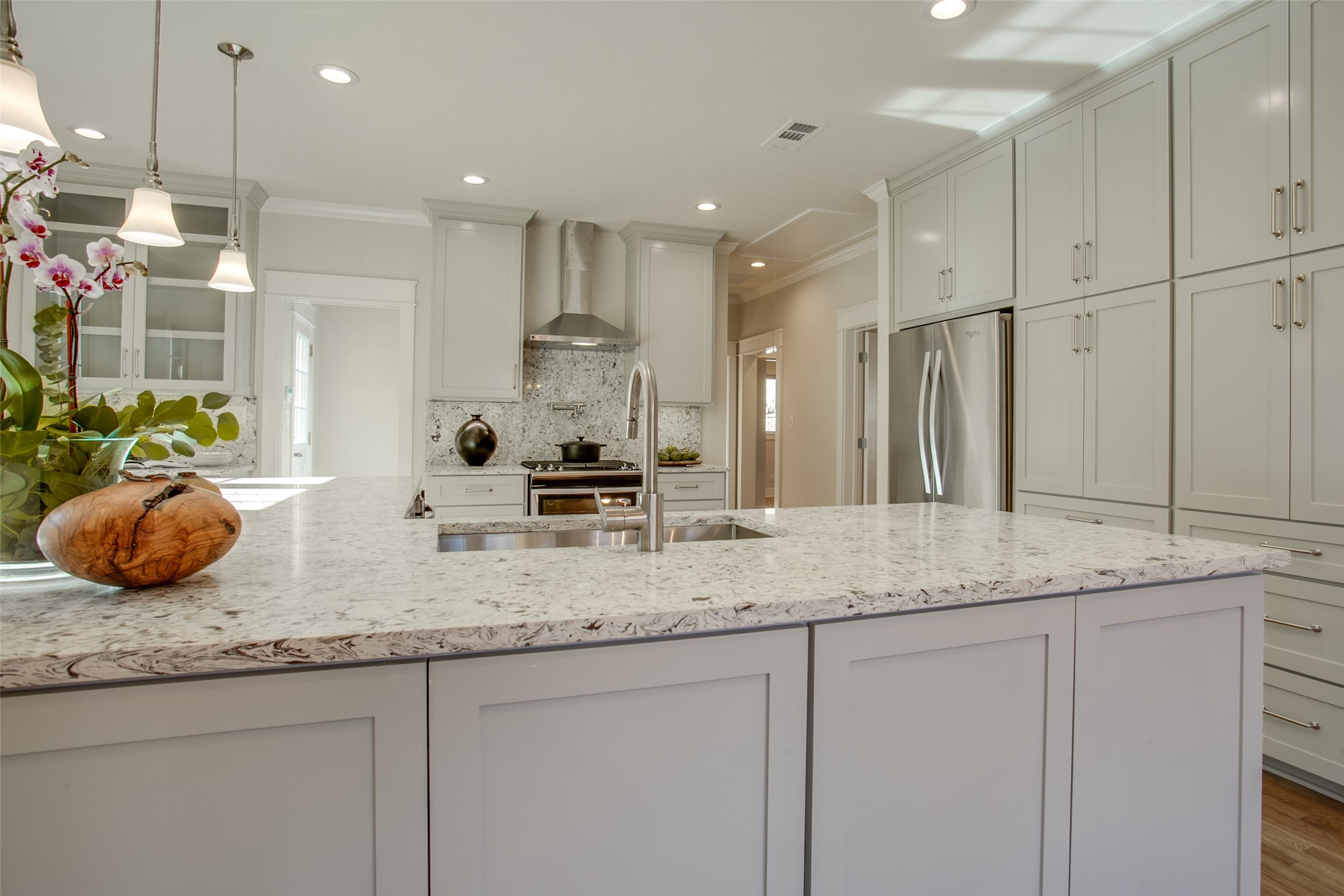 4327 Vandelia Street