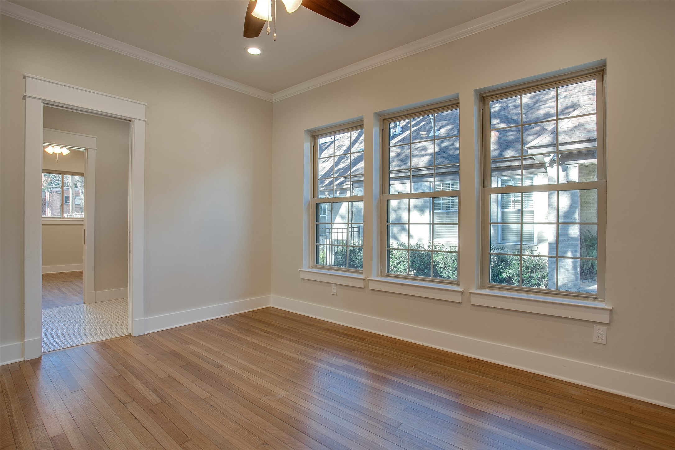 4327 Vandelia Street