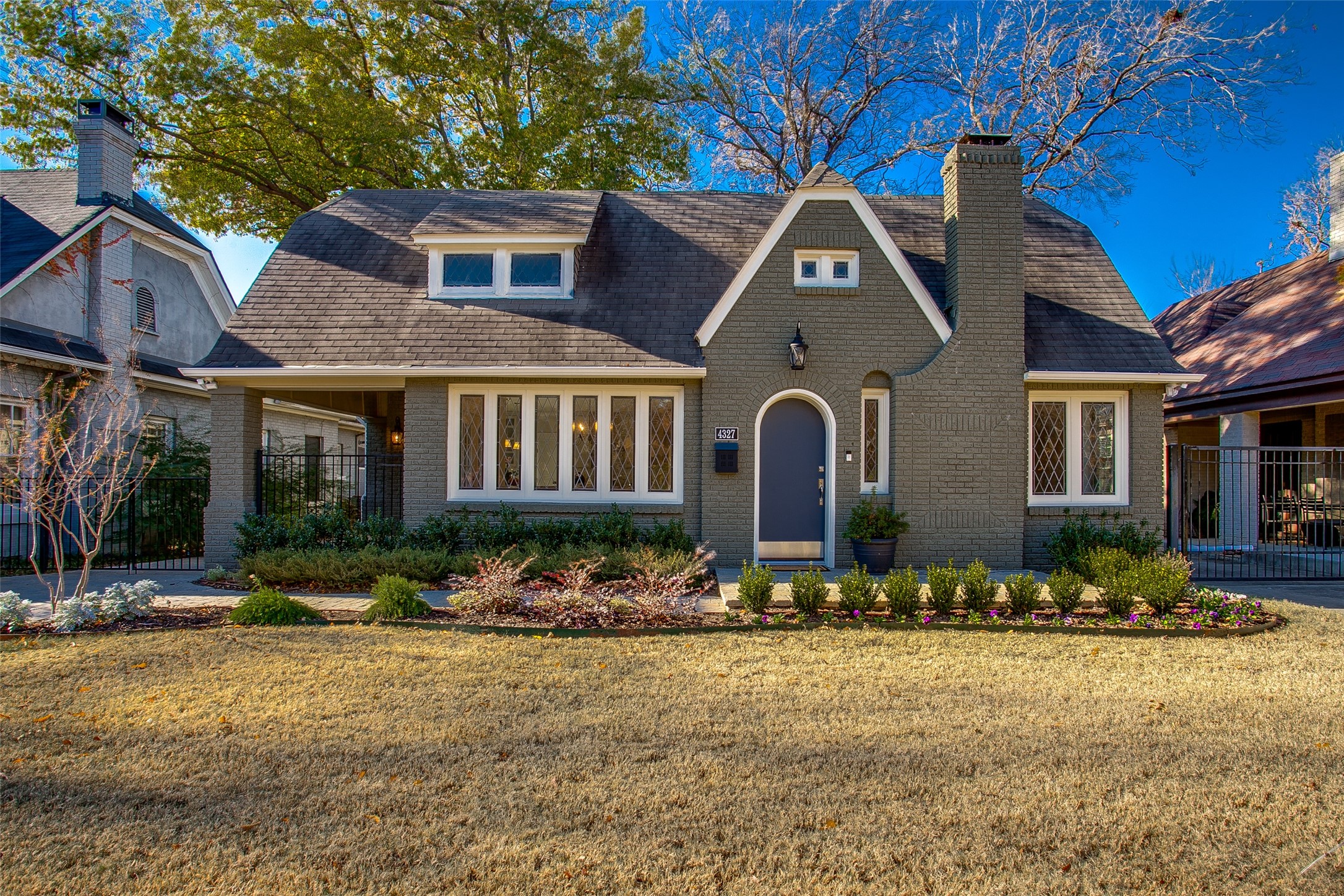 4327 Vandelia Street