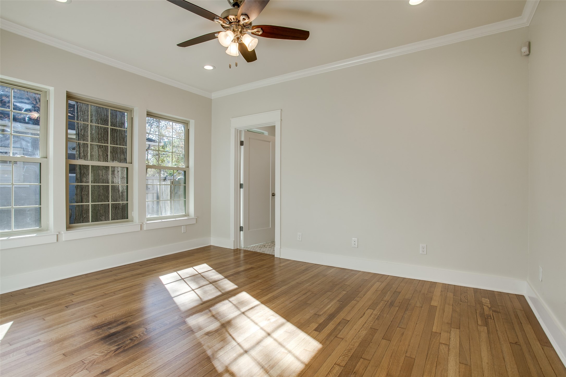 4327 Vandelia Street