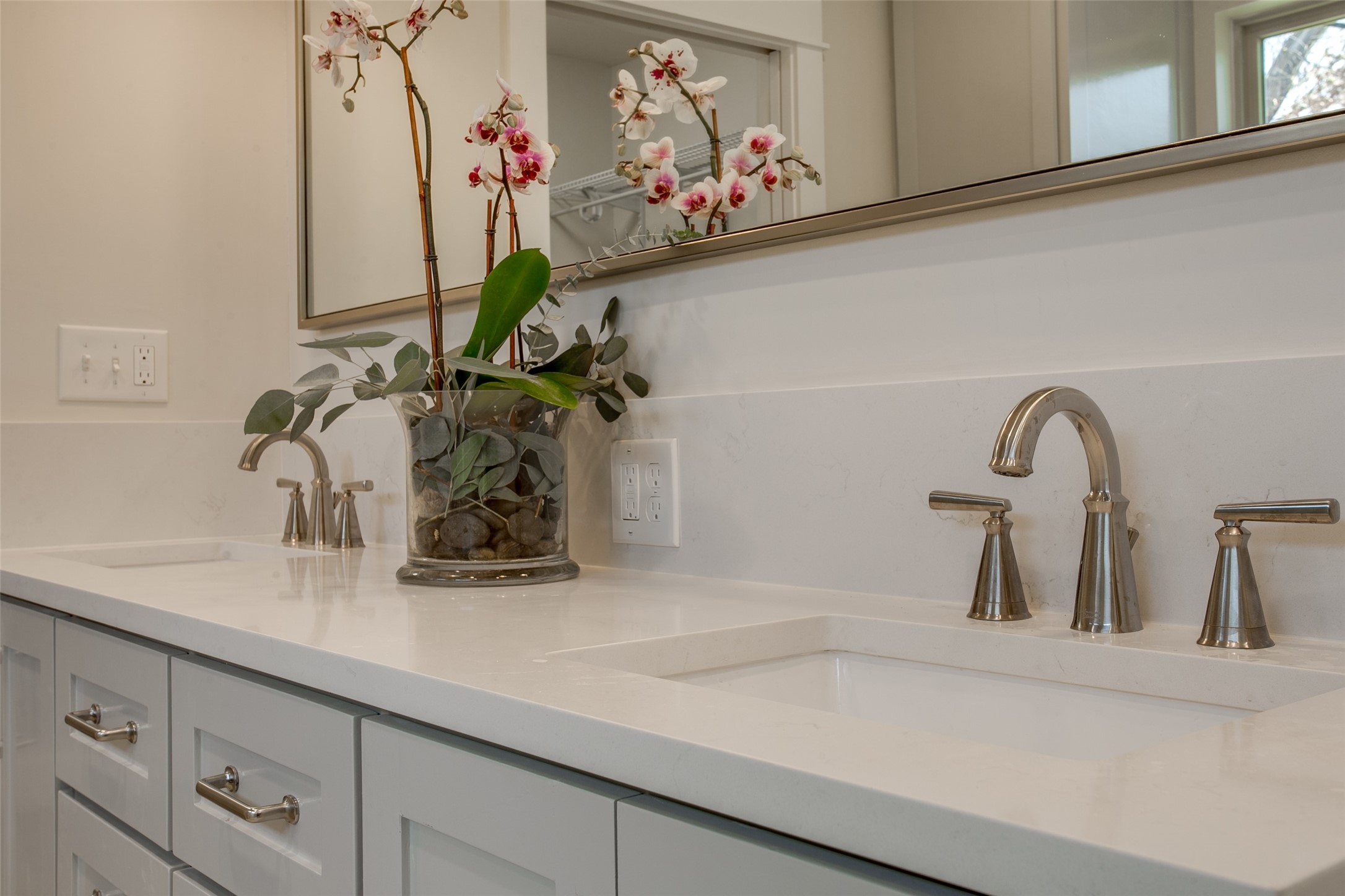 4327 Vandelia Street