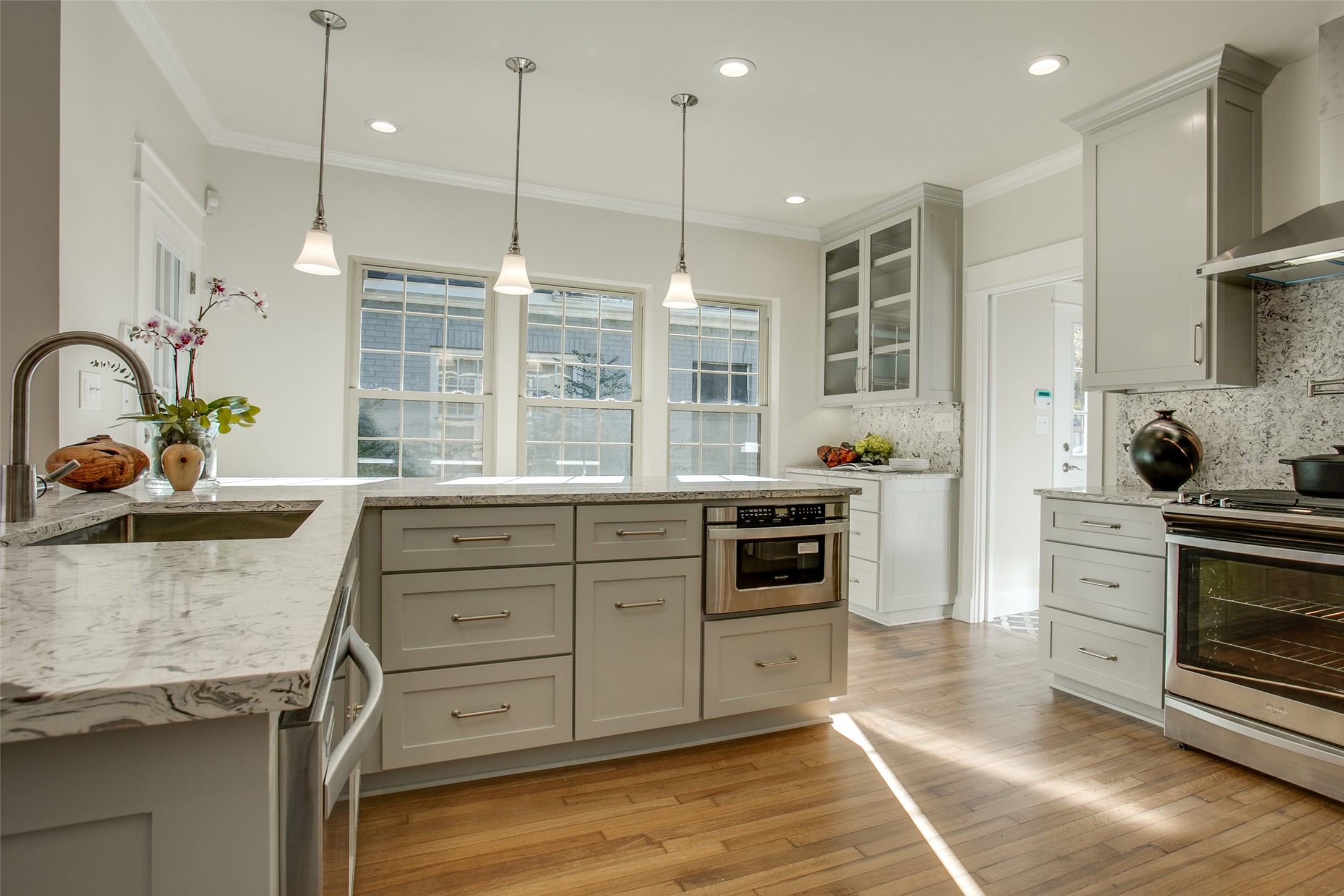 4327 Vandelia Street