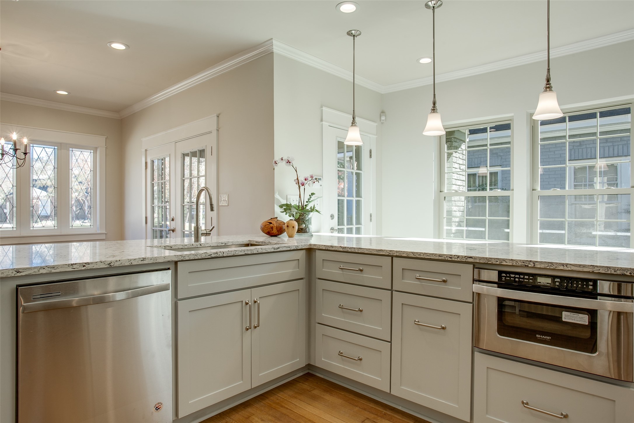 4327 Vandelia Street