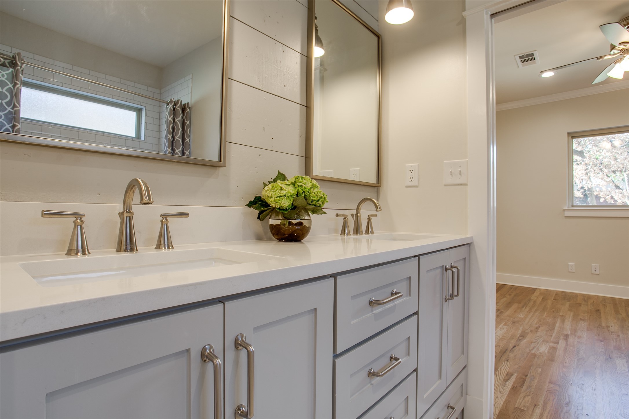 4327 Vandelia Street