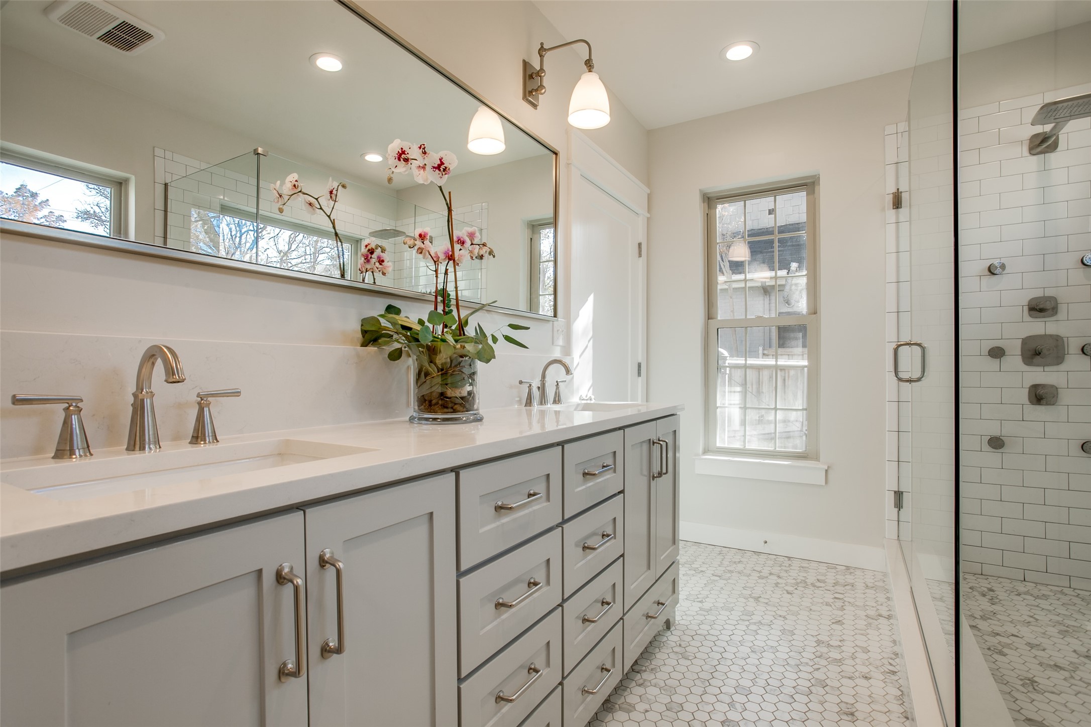 4327 Vandelia Street