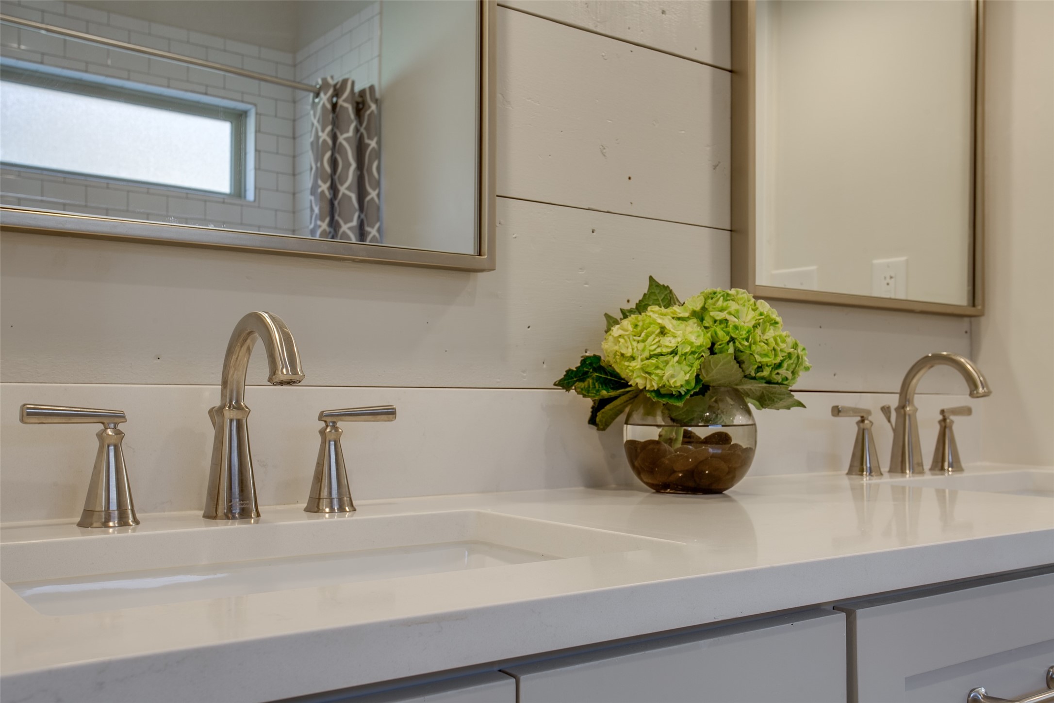 4327 Vandelia Street