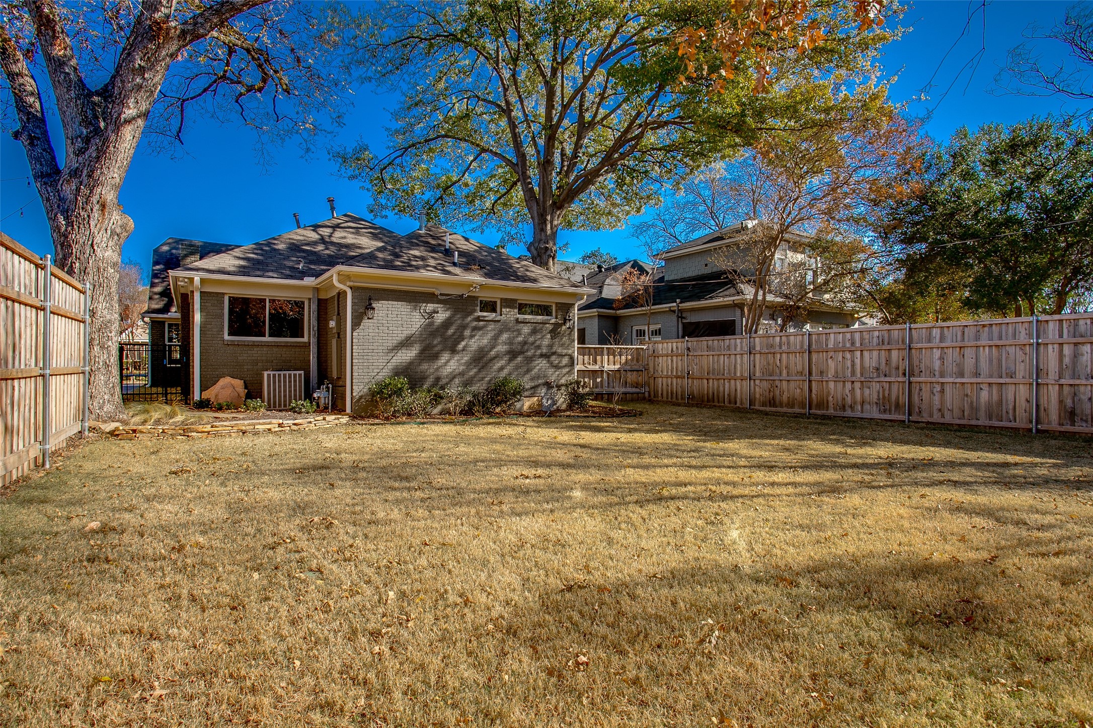 4327 Vandelia Street