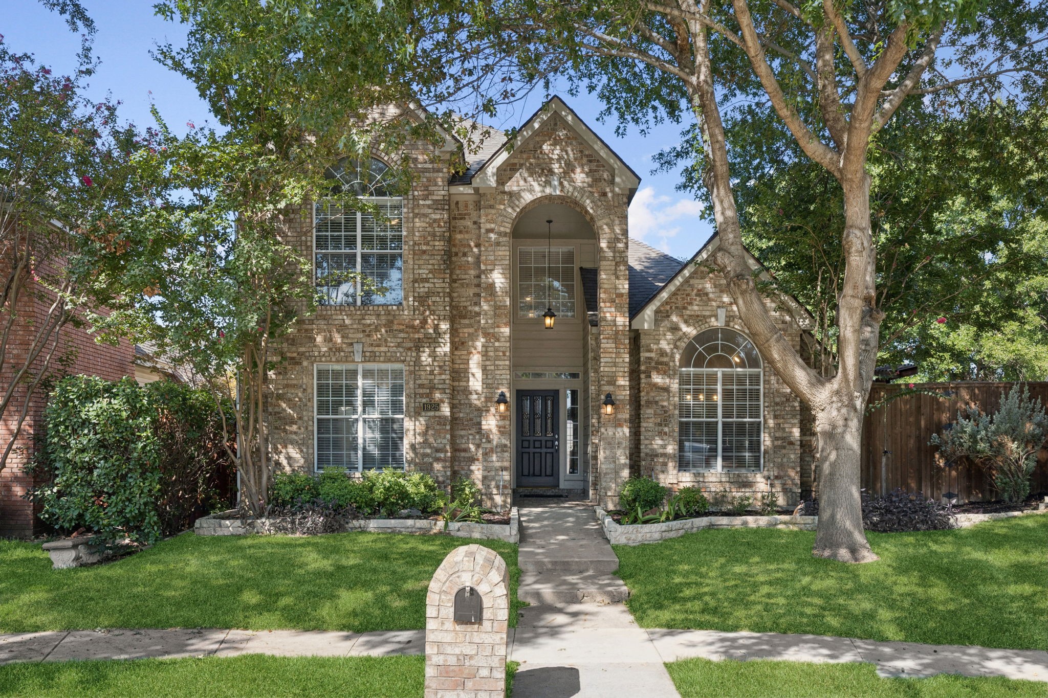 1925 Seminary Drive