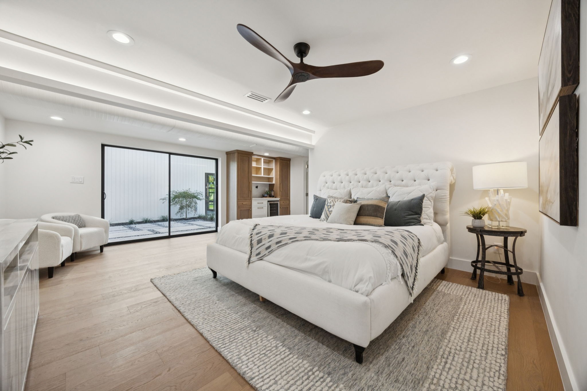 2401 Mesa Drive