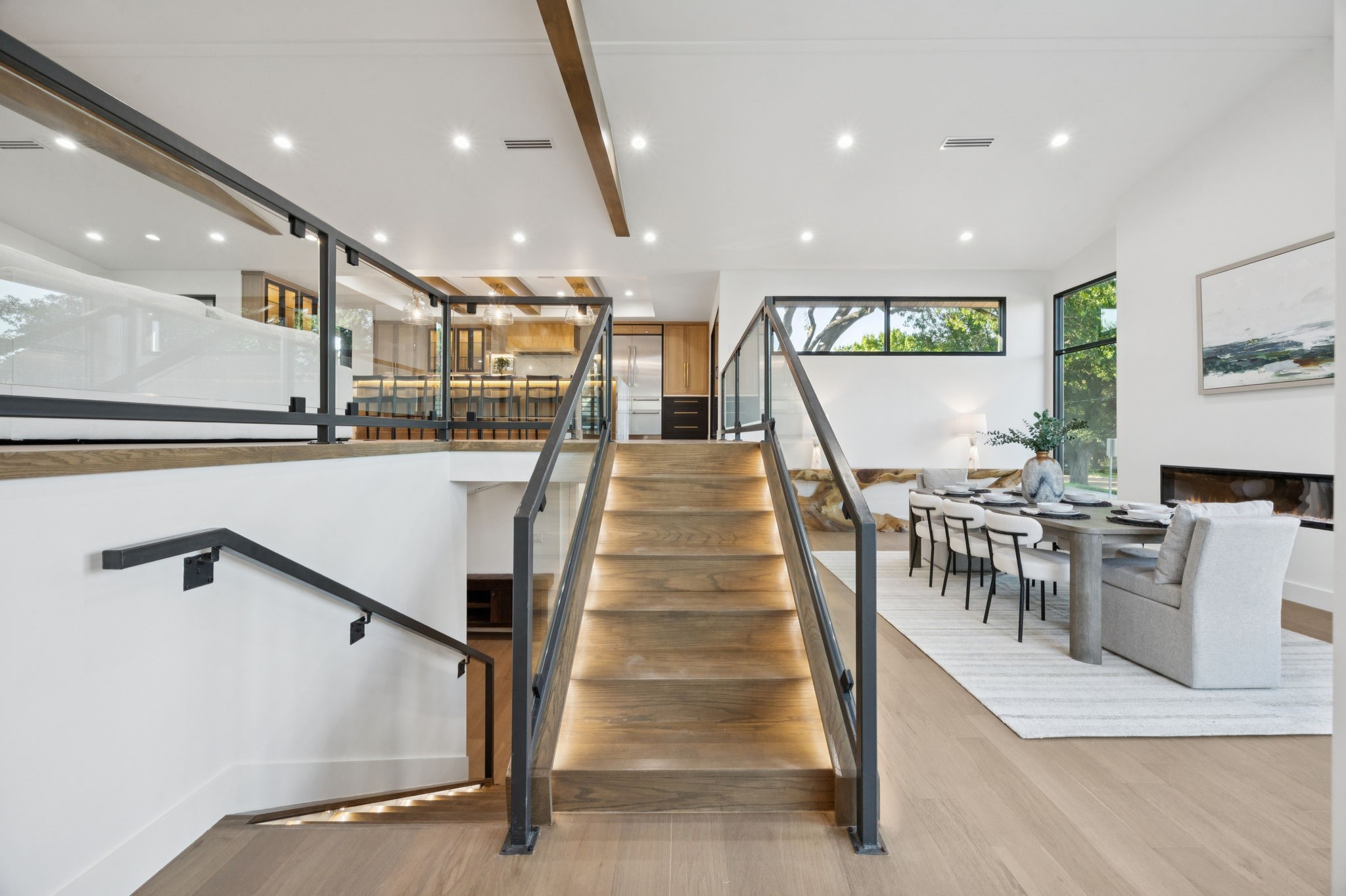 2401 Mesa Drive