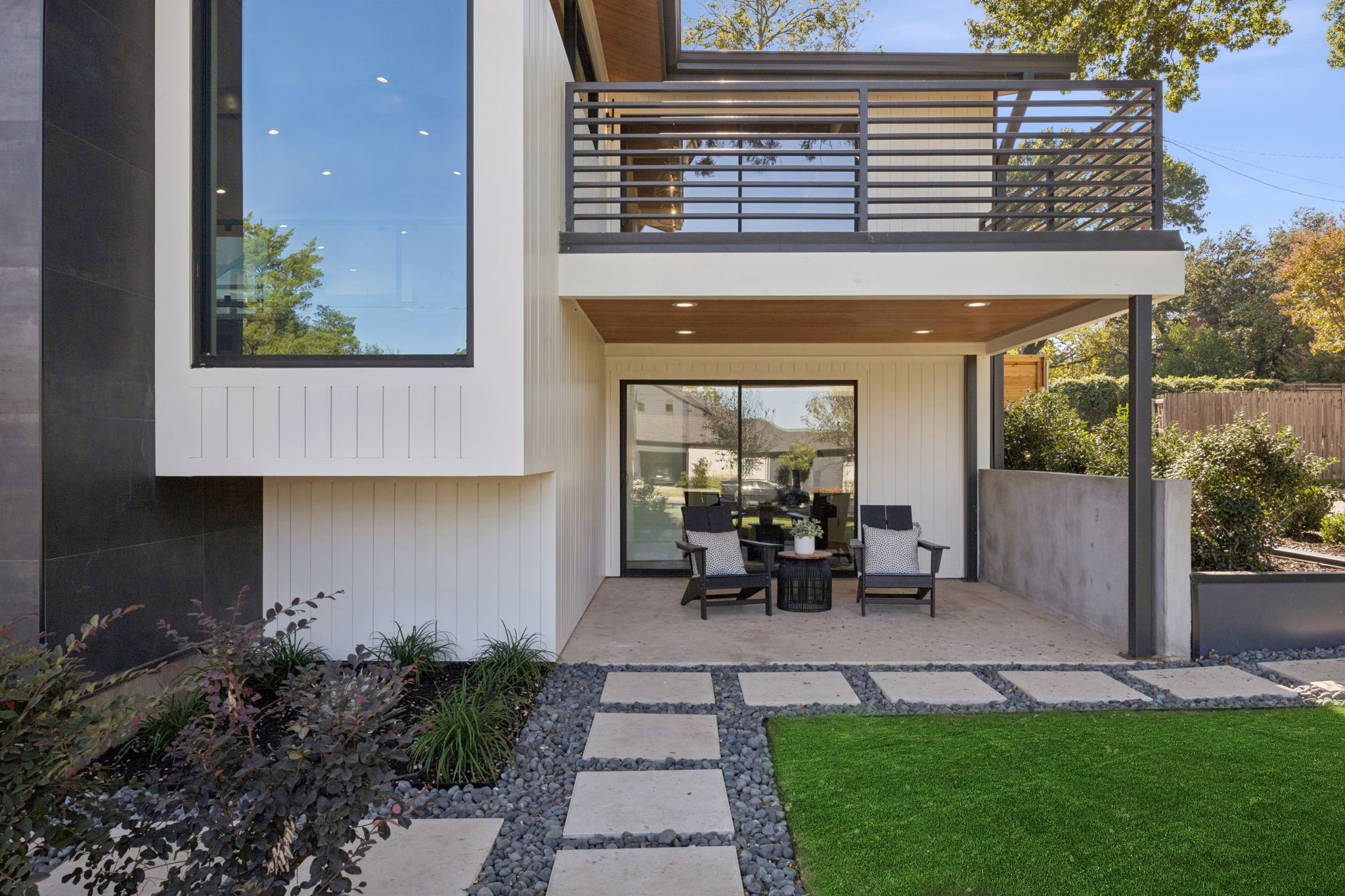 2401 Mesa Drive