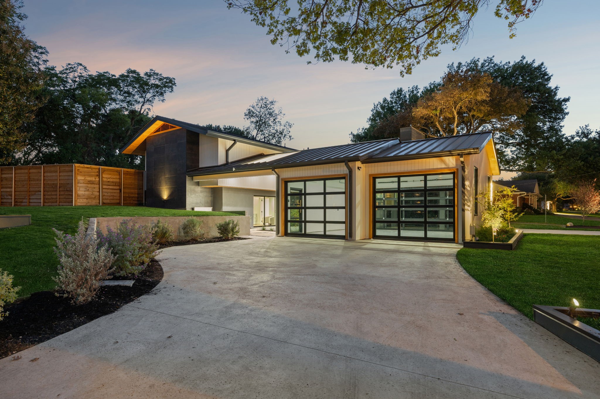 2401 Mesa Drive
