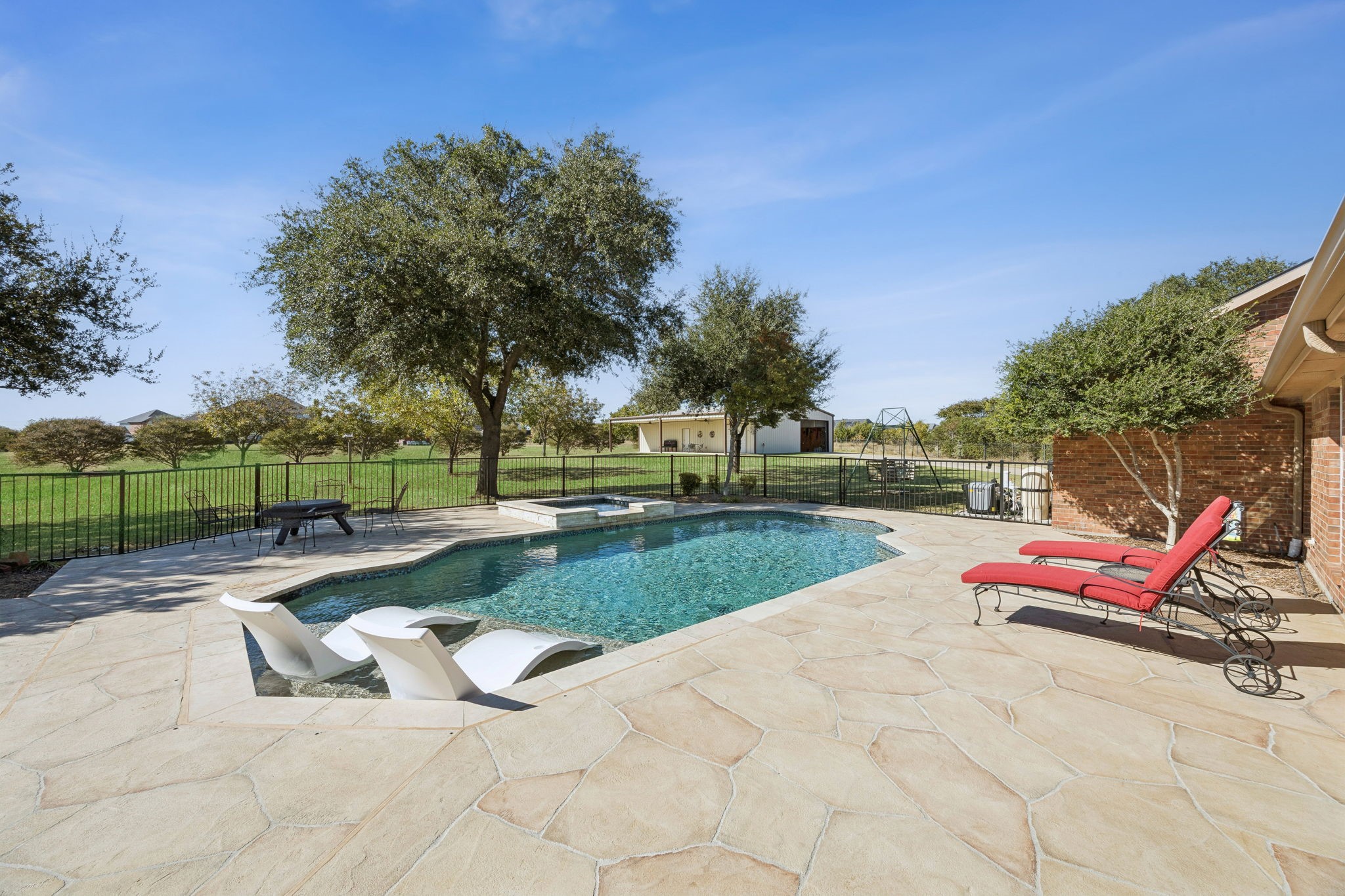 285 Red Star Road