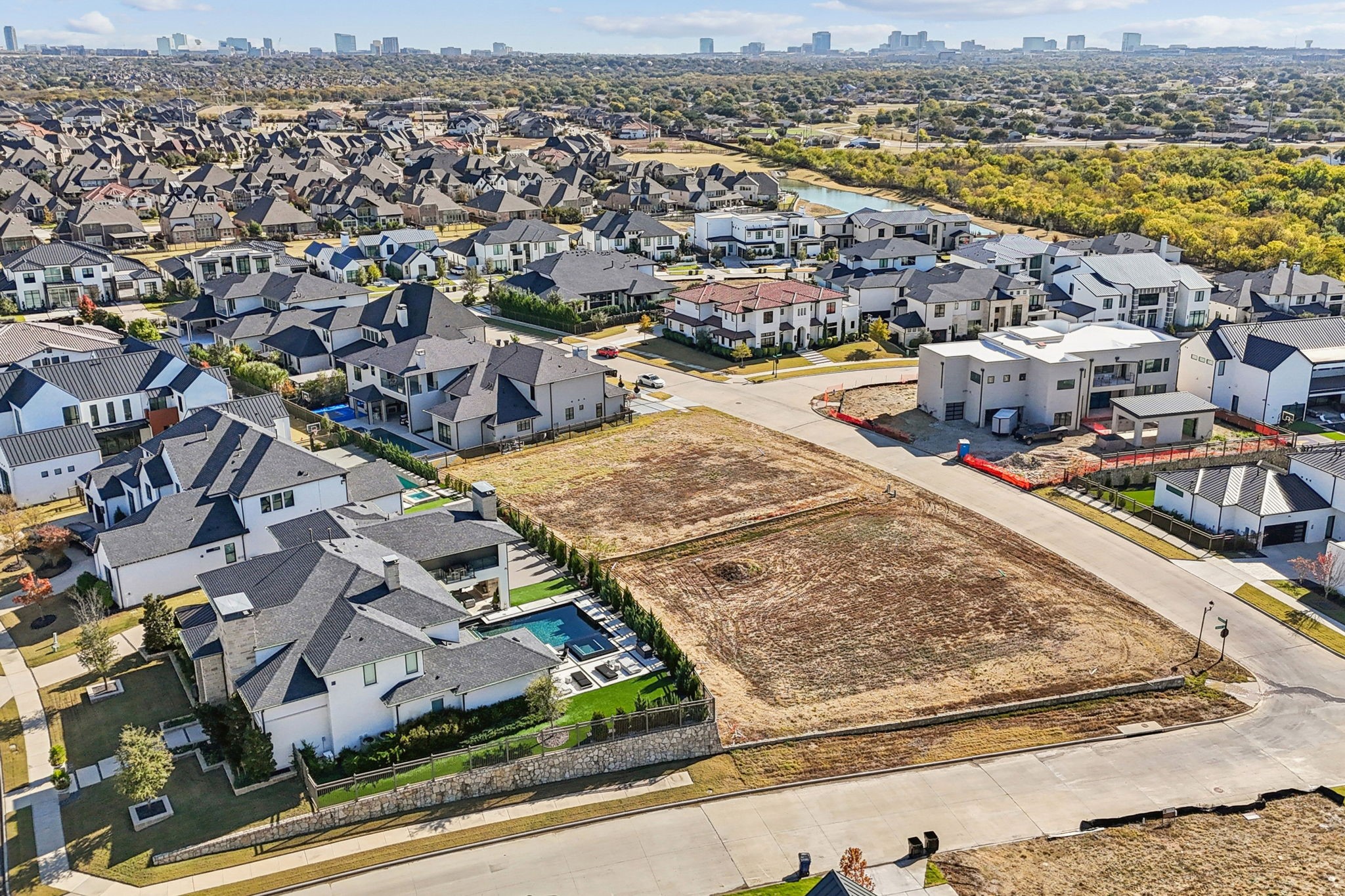 1564 Chambord Avenue