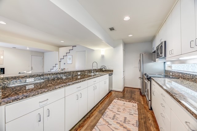 4122 Travis Street 2