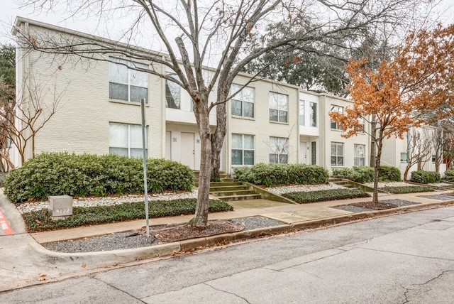 4122 Travis Street 2