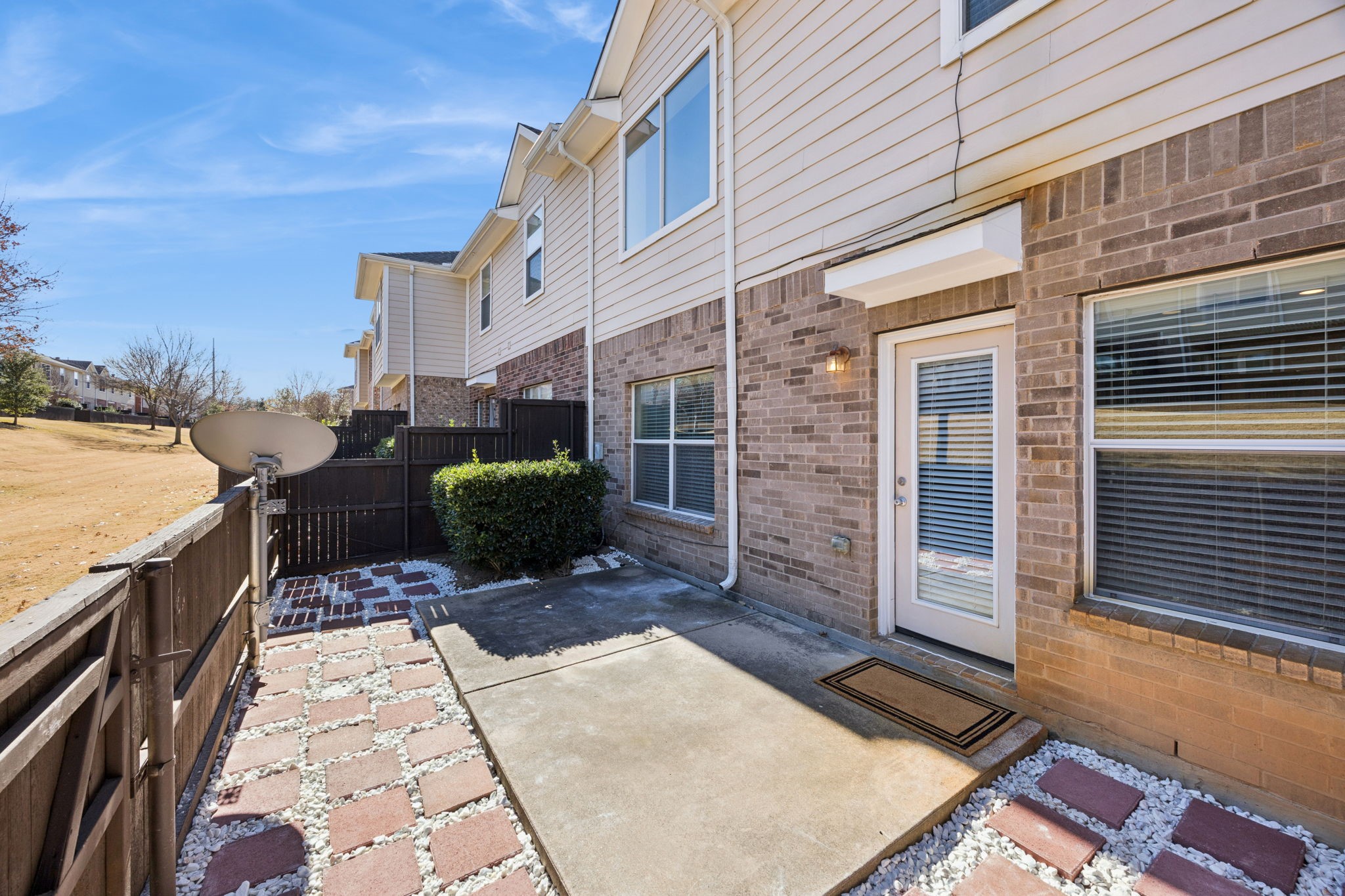 8742 San Bernard Street