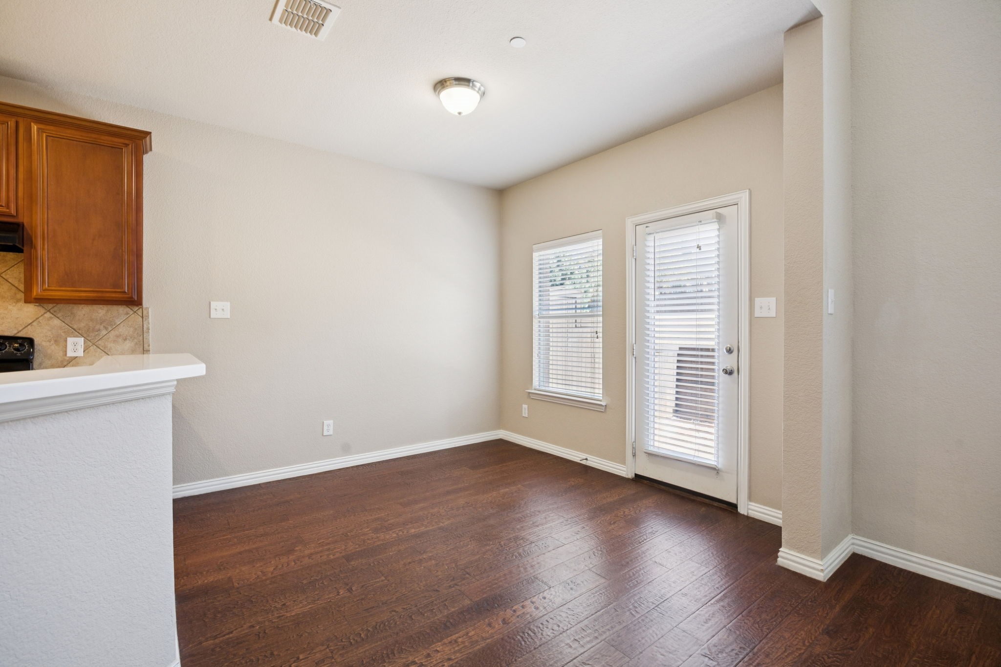 8742 San Bernard Street