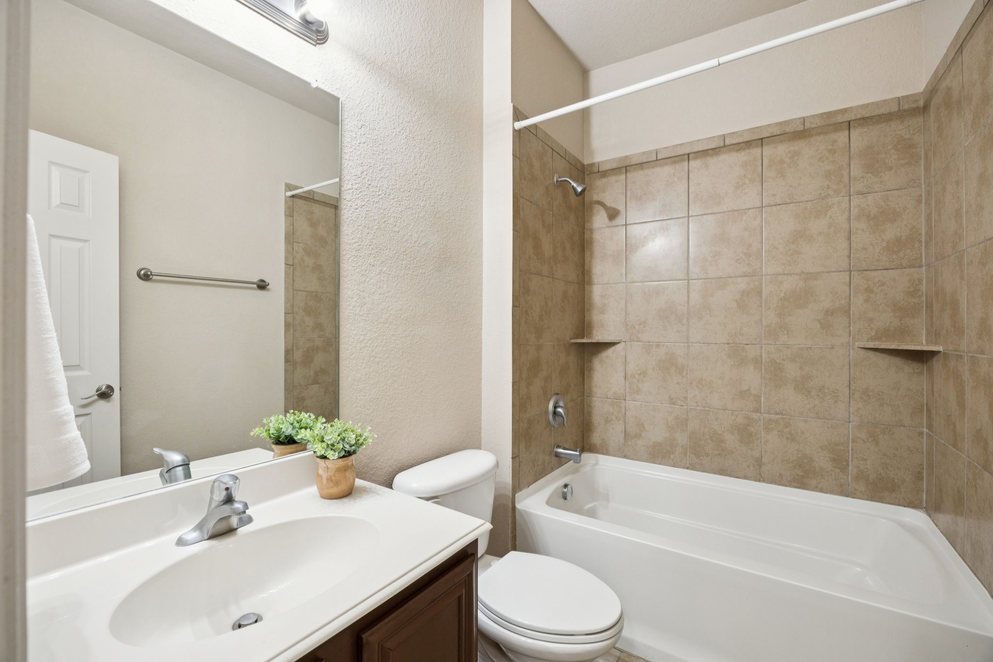 8742 San Bernard Street