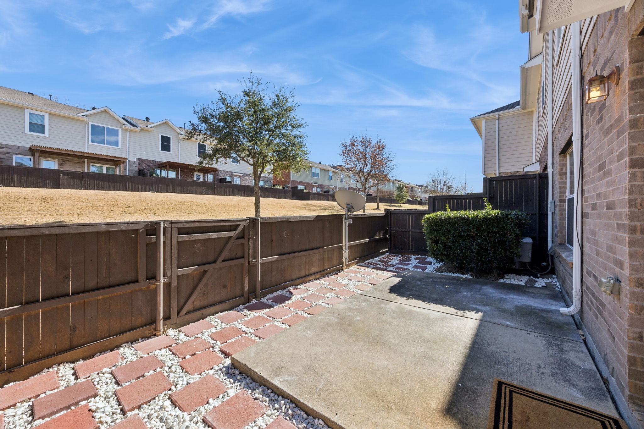 8742 San Bernard Street