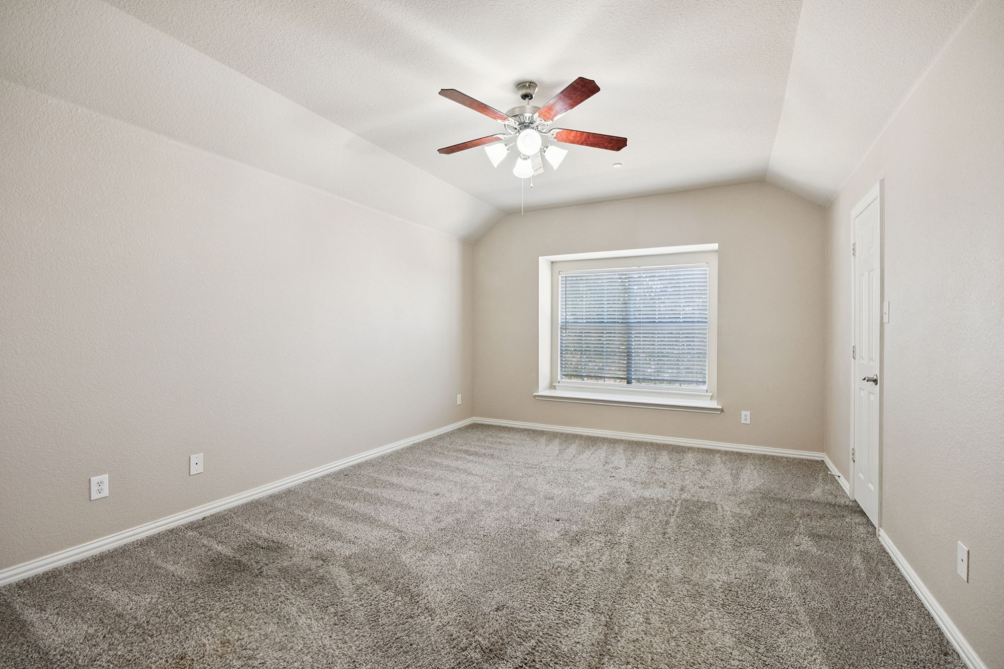 8742 San Bernard Street