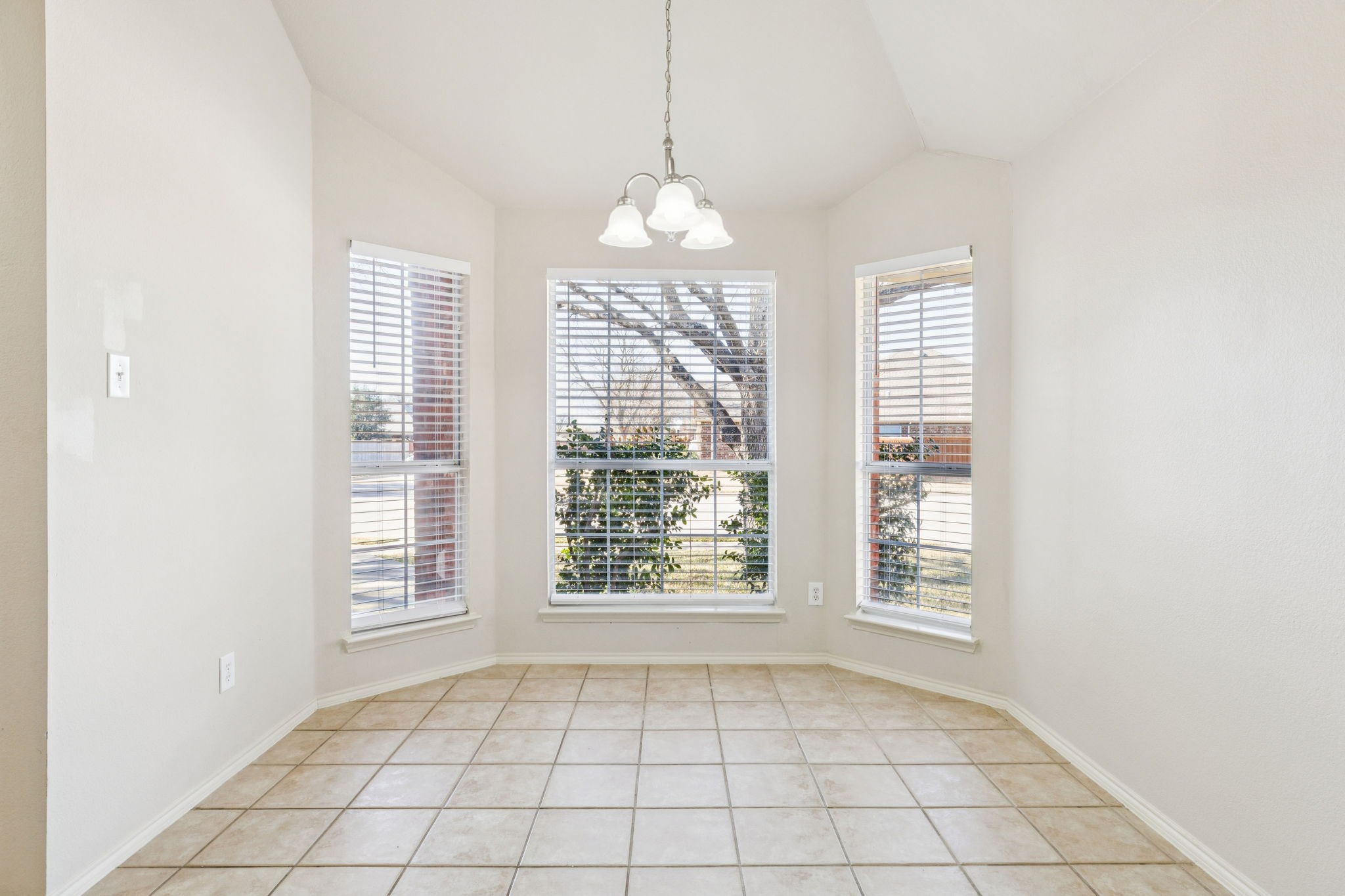 1728 River Oaks Drive