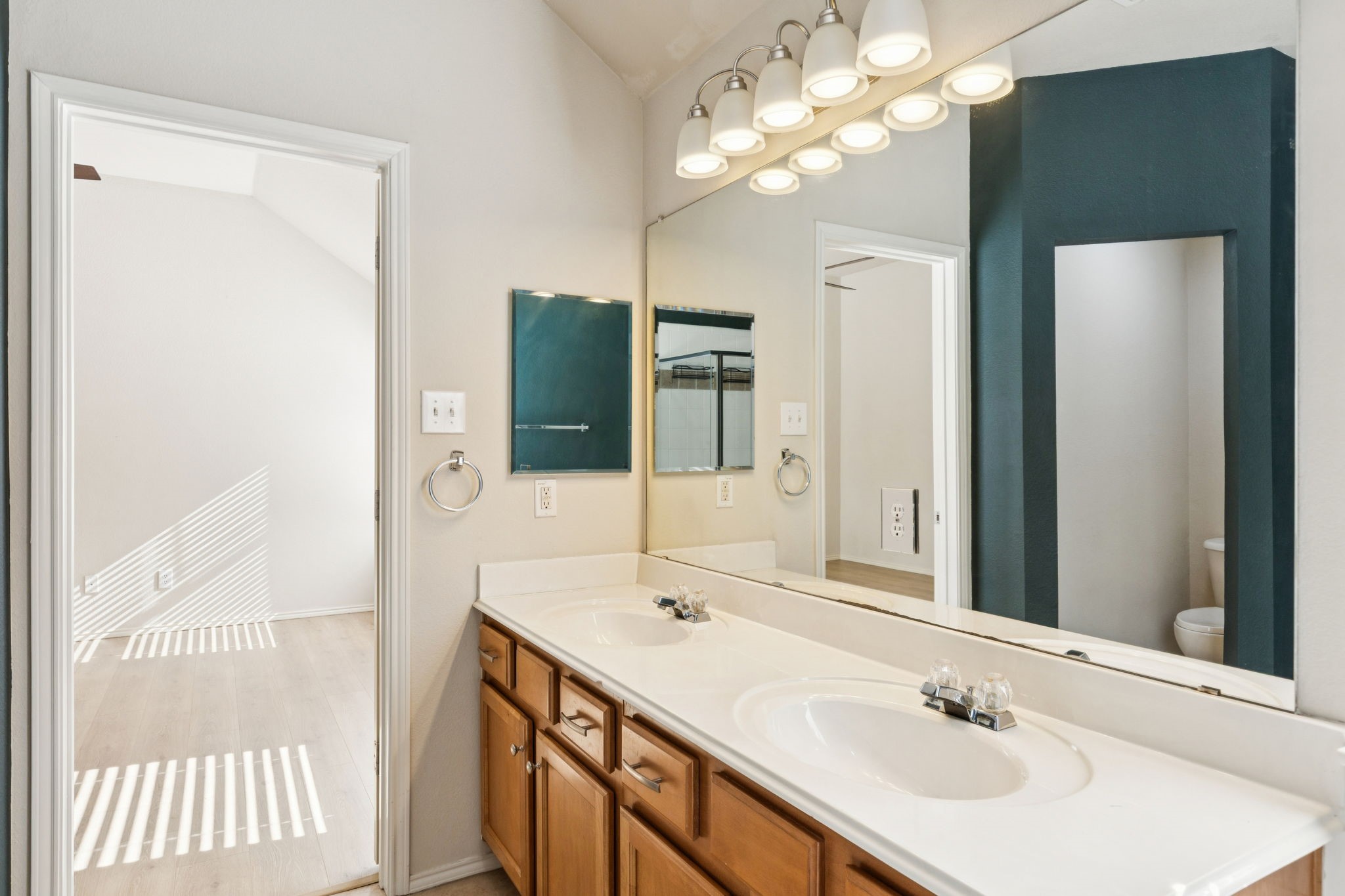 1728 River Oaks Drive