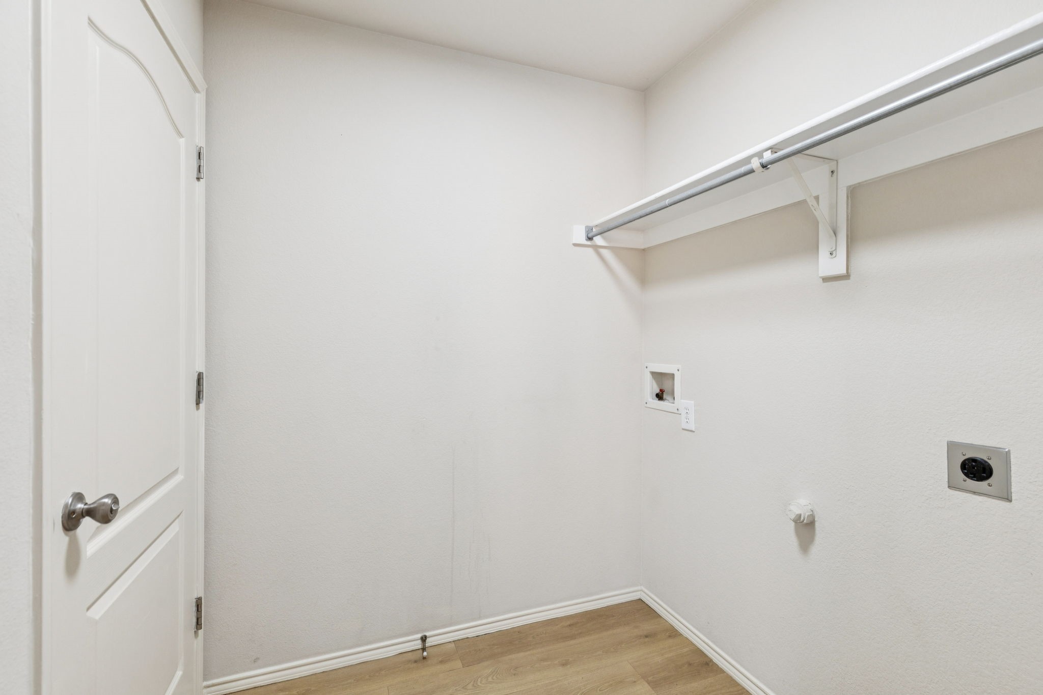 1728 River Oaks Drive